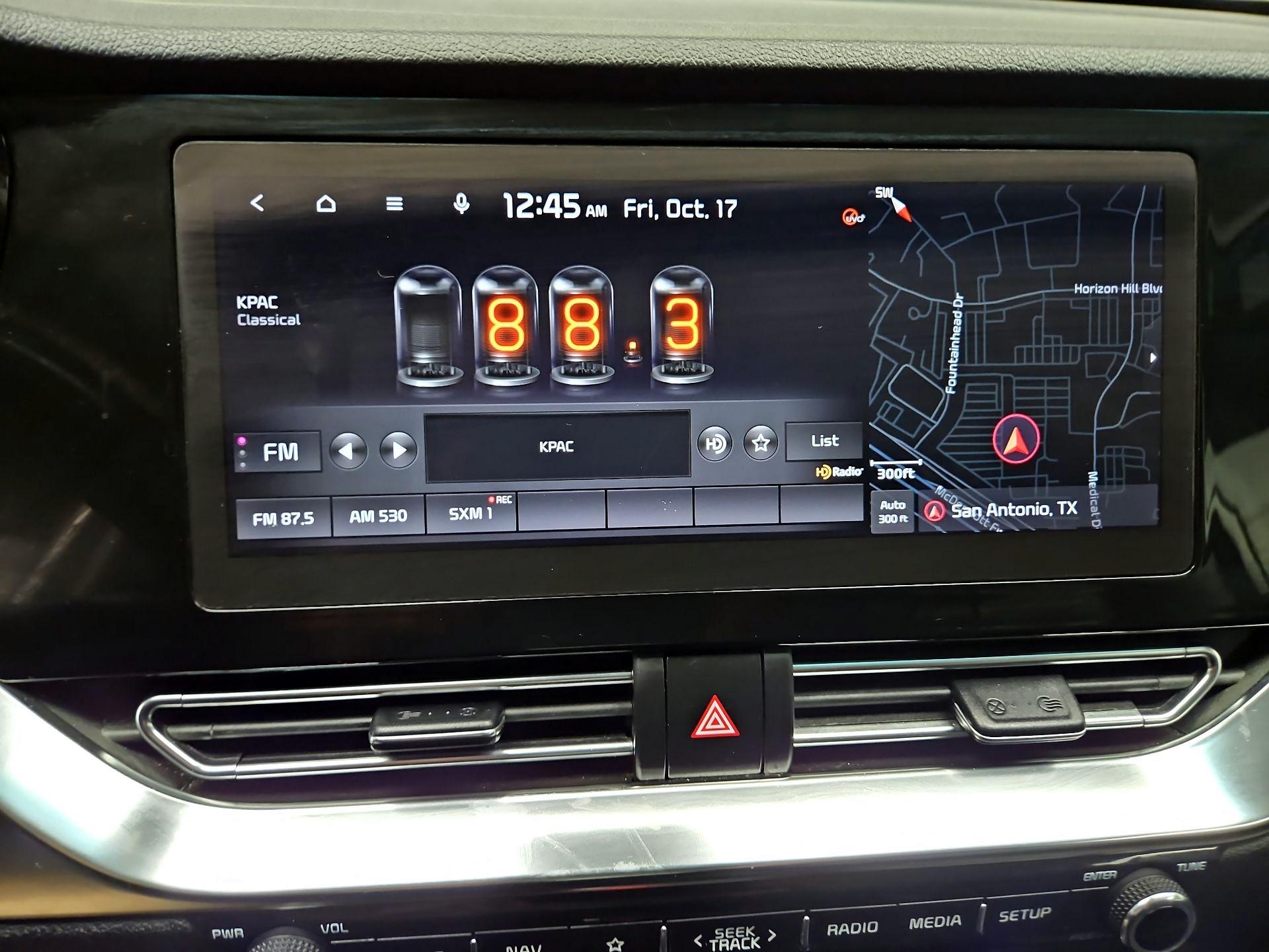 Thumbnail: 2022 Kia Niro - 16