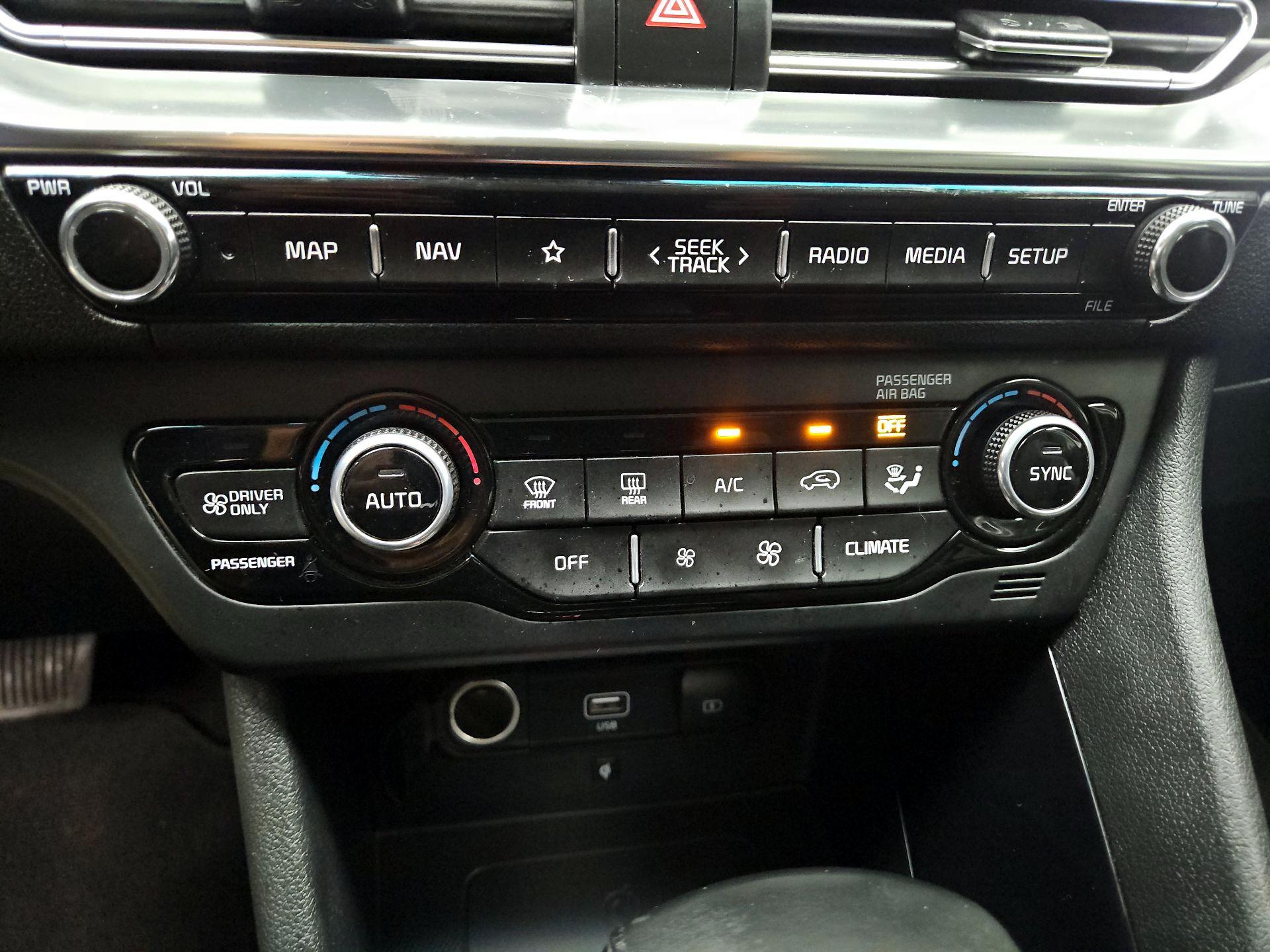 Thumbnail: 2022 Kia Niro - 17