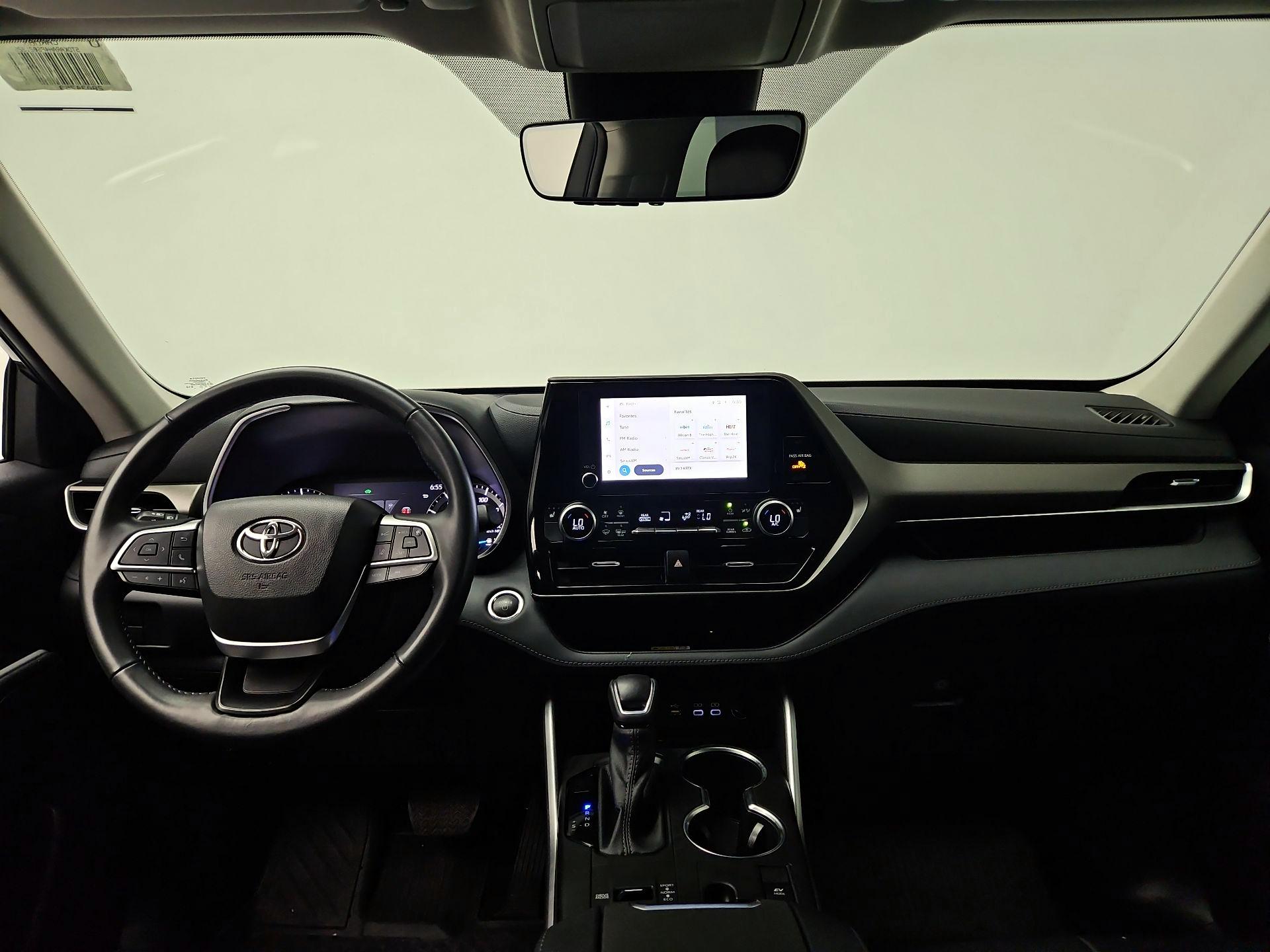 Thumbnail: 2023 Toyota Highlander - 9