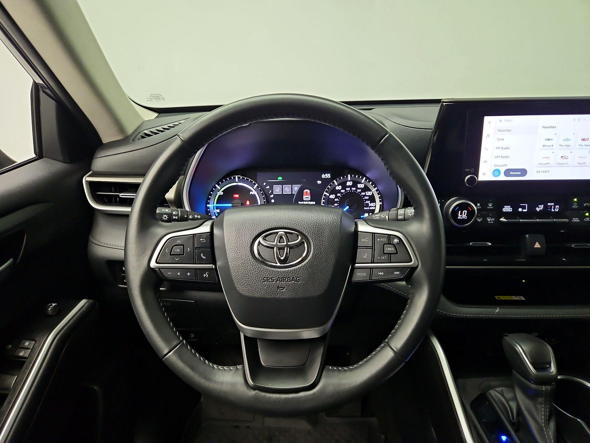 Thumbnail: 2023 Toyota Highlander - 10