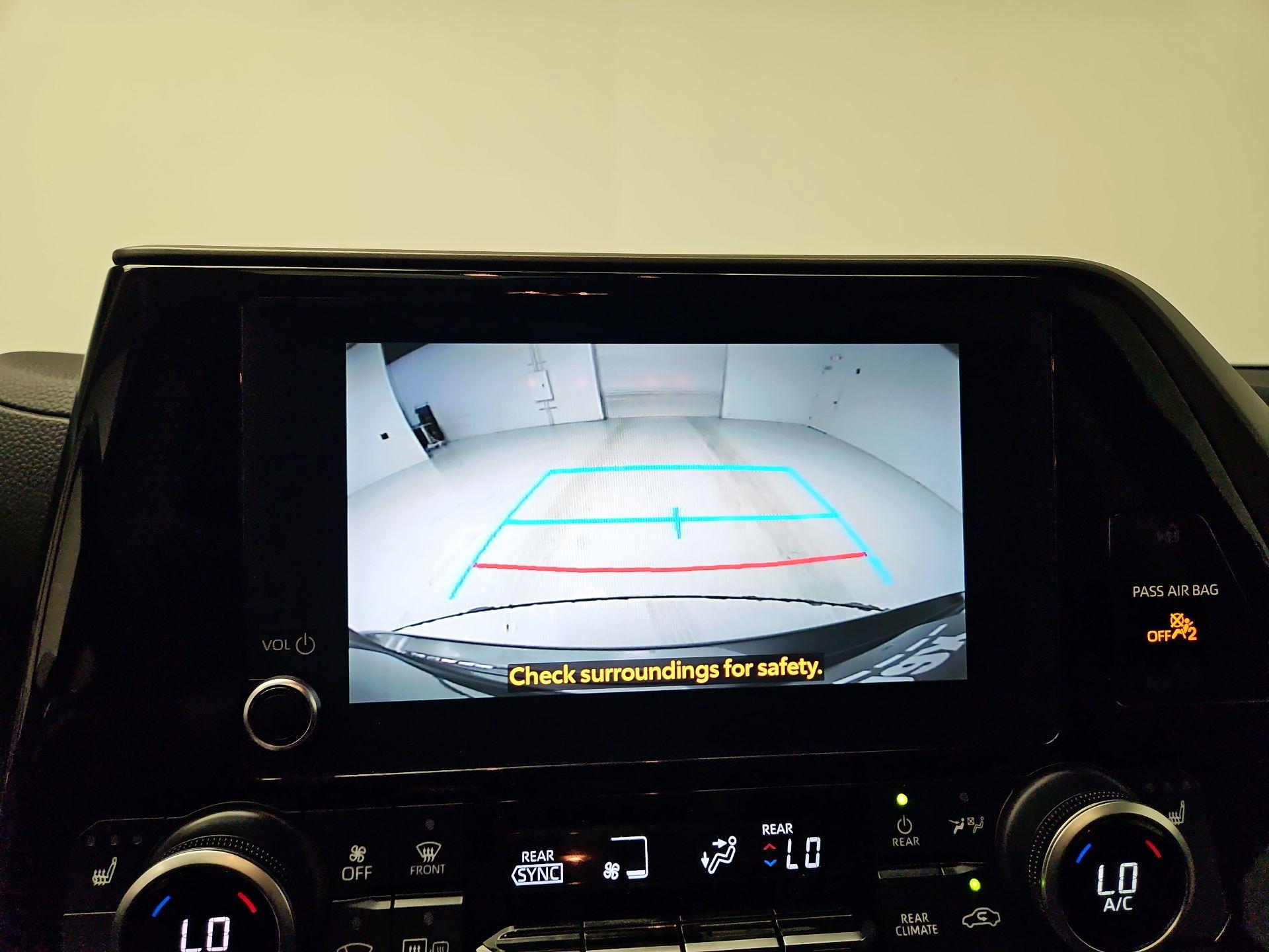 Thumbnail: 2023 Toyota Highlander - 14