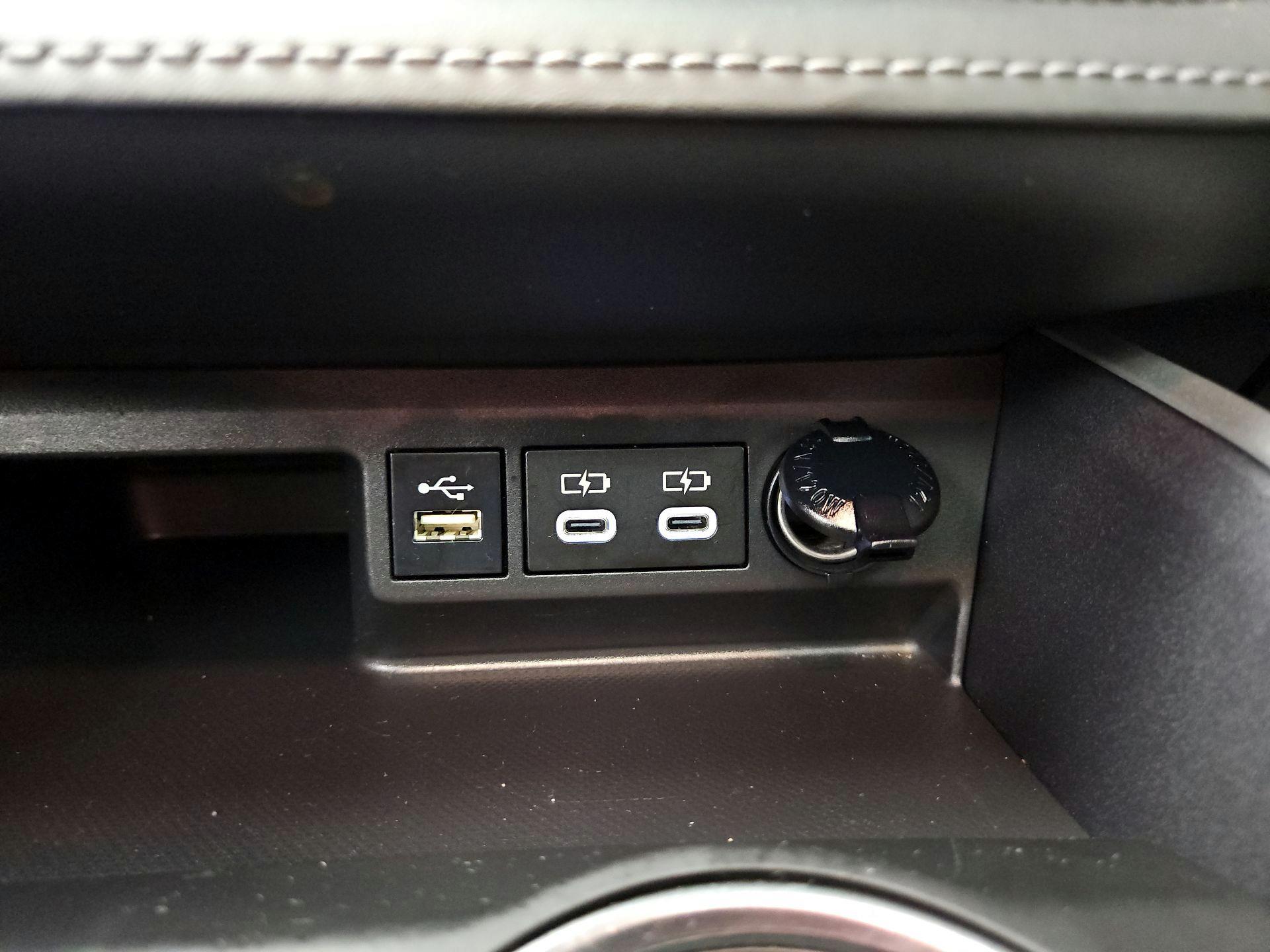 Thumbnail: 2023 Toyota Highlander - 18