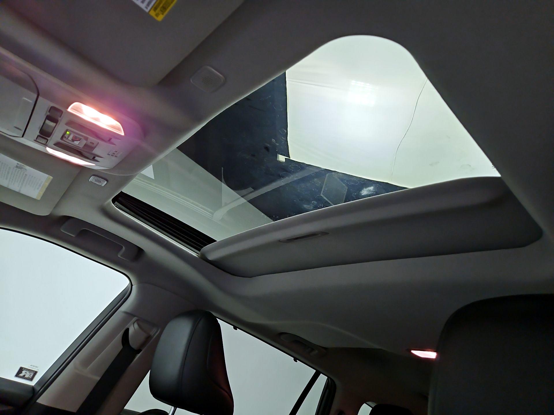 Thumbnail: 2023 Toyota Highlander - 19