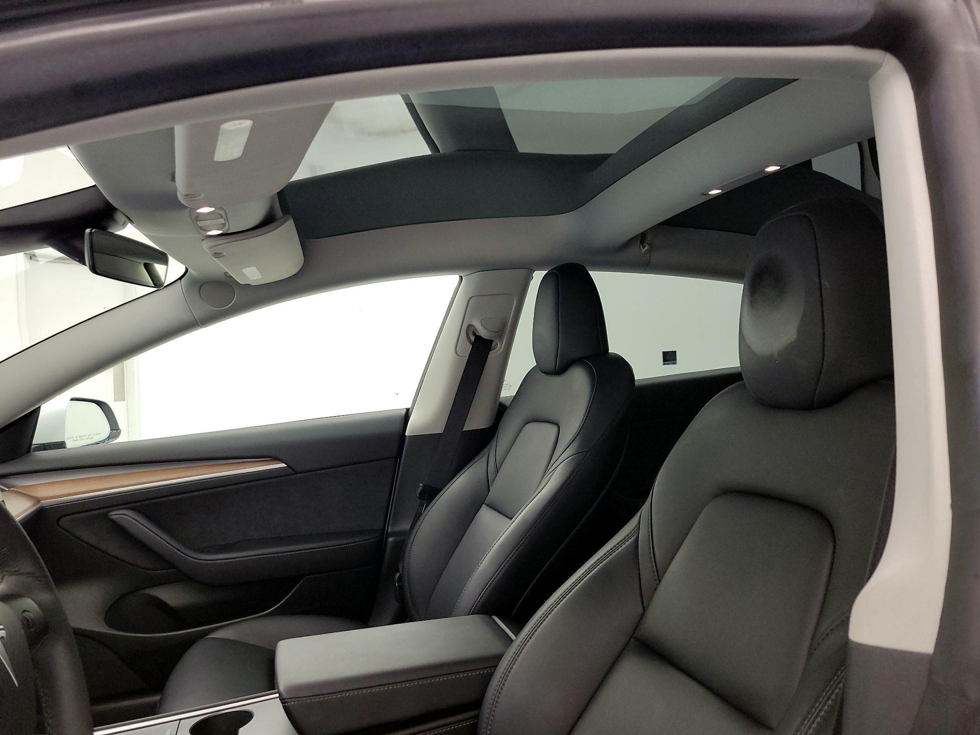 Thumbnail: 2023 Tesla Model 3 - 18