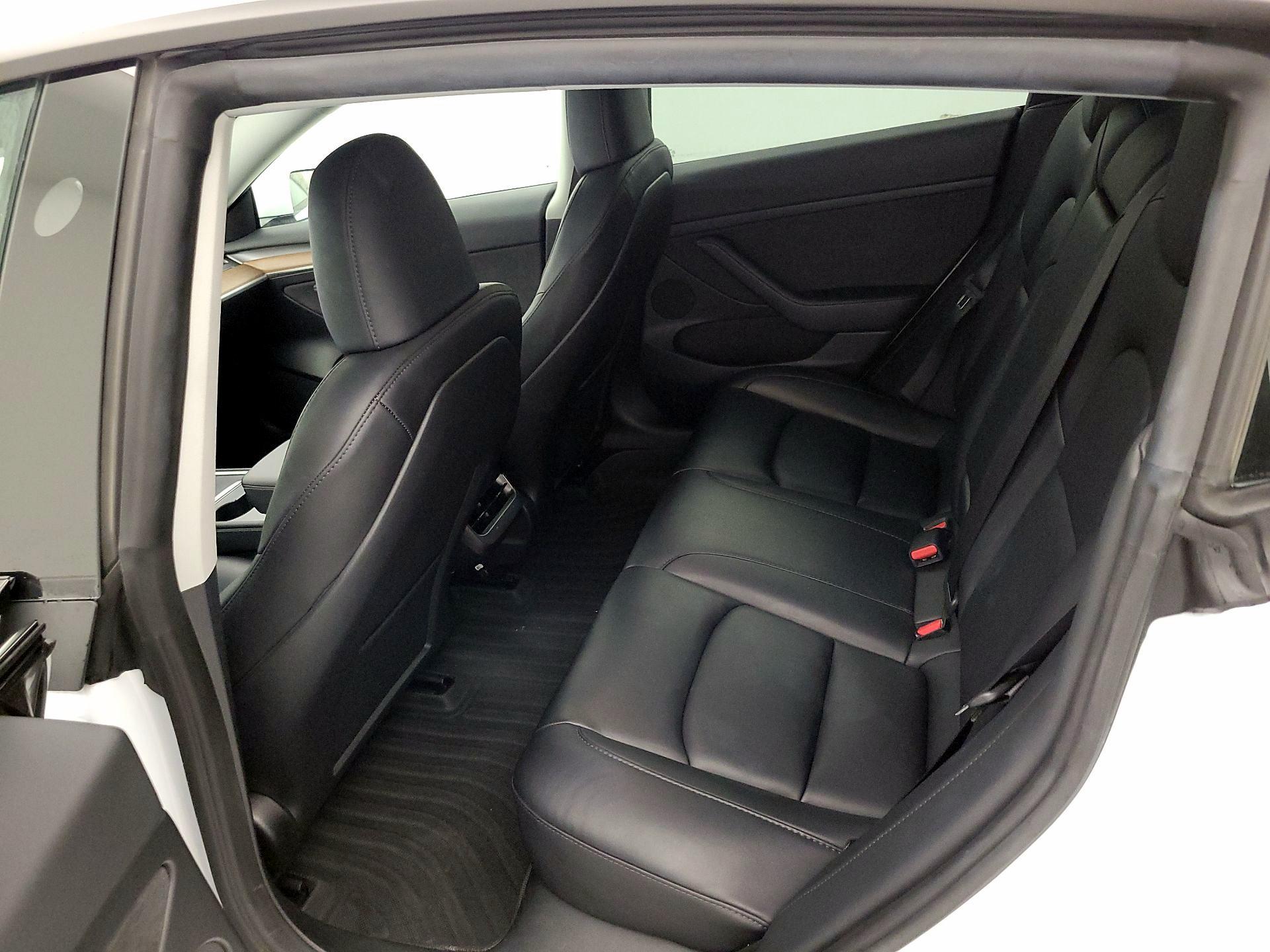 Thumbnail: 2023 Tesla Model 3 - 19