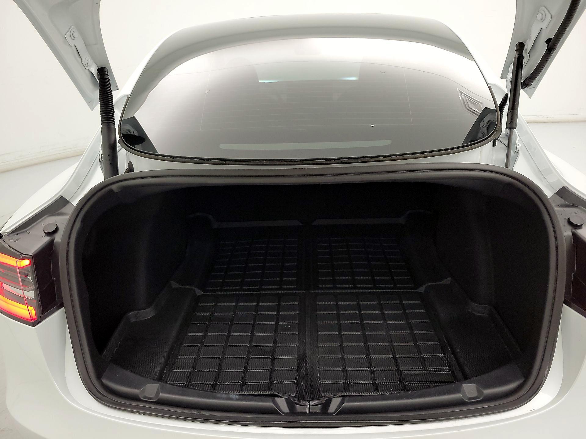 Thumbnail: 2023 Tesla Model 3 - 20