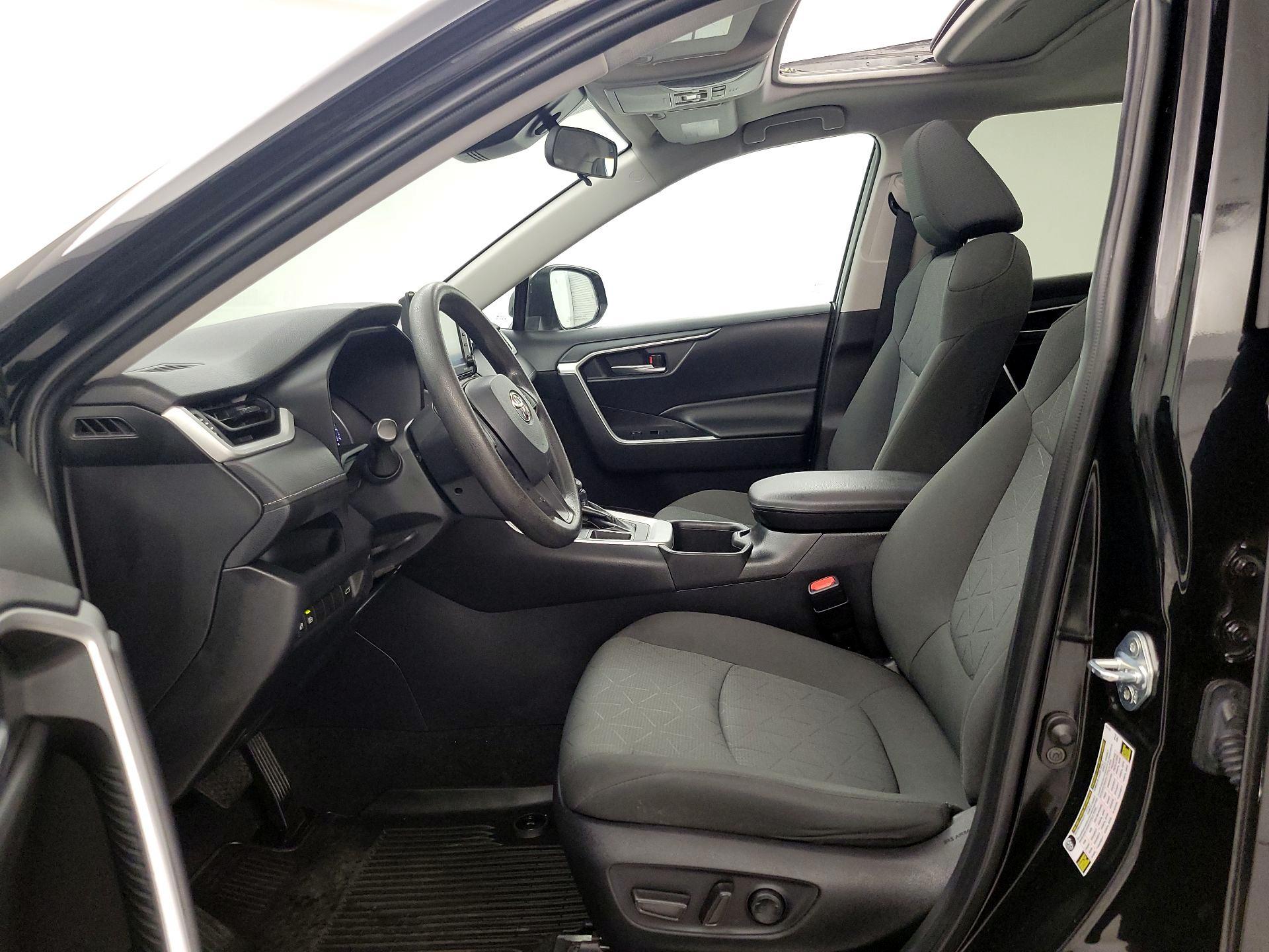 Thumbnail: 2022 Toyota RAV4 - 11