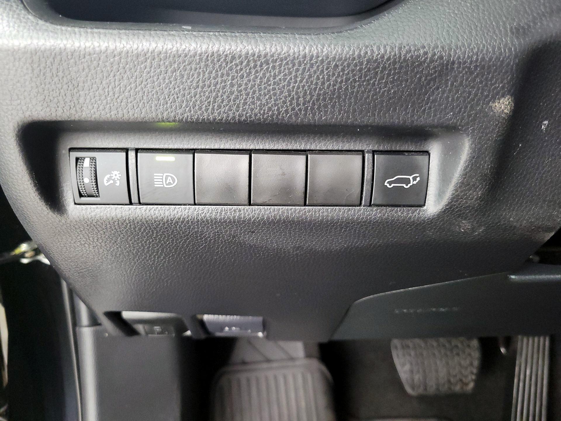 Thumbnail: 2022 Toyota RAV4 - 13