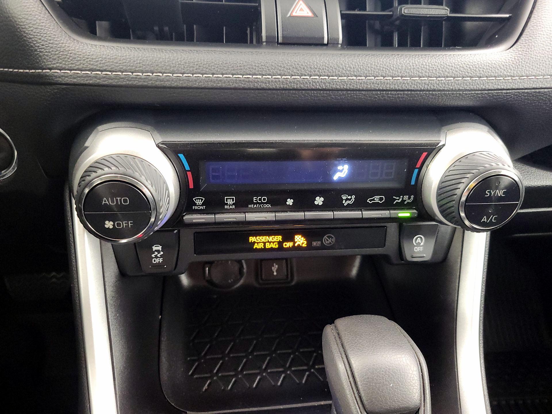 Thumbnail: 2022 Toyota RAV4 - 16