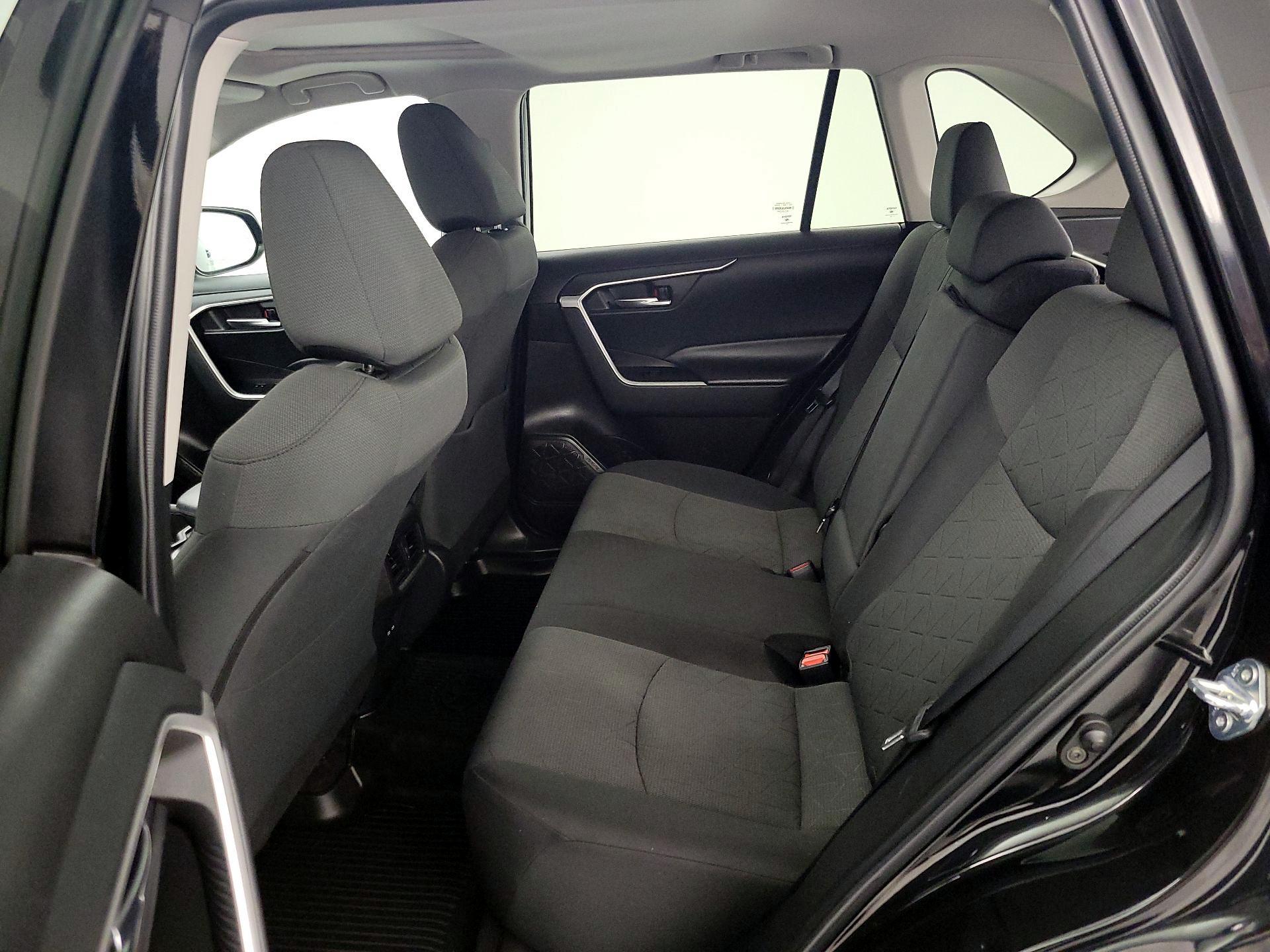 Thumbnail: 2022 Toyota RAV4 - 20