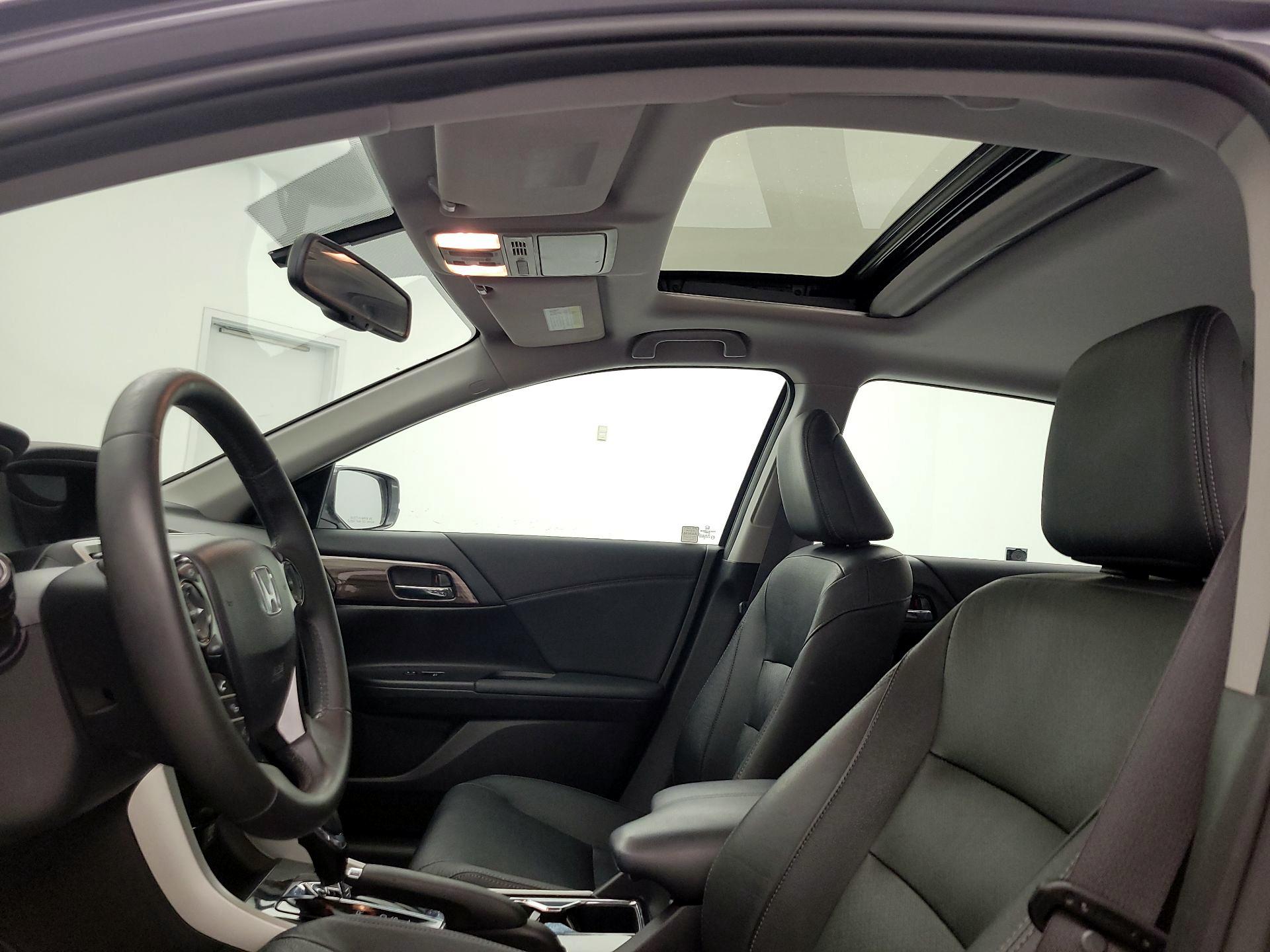 Thumbnail: 2017 Honda Accord - 20