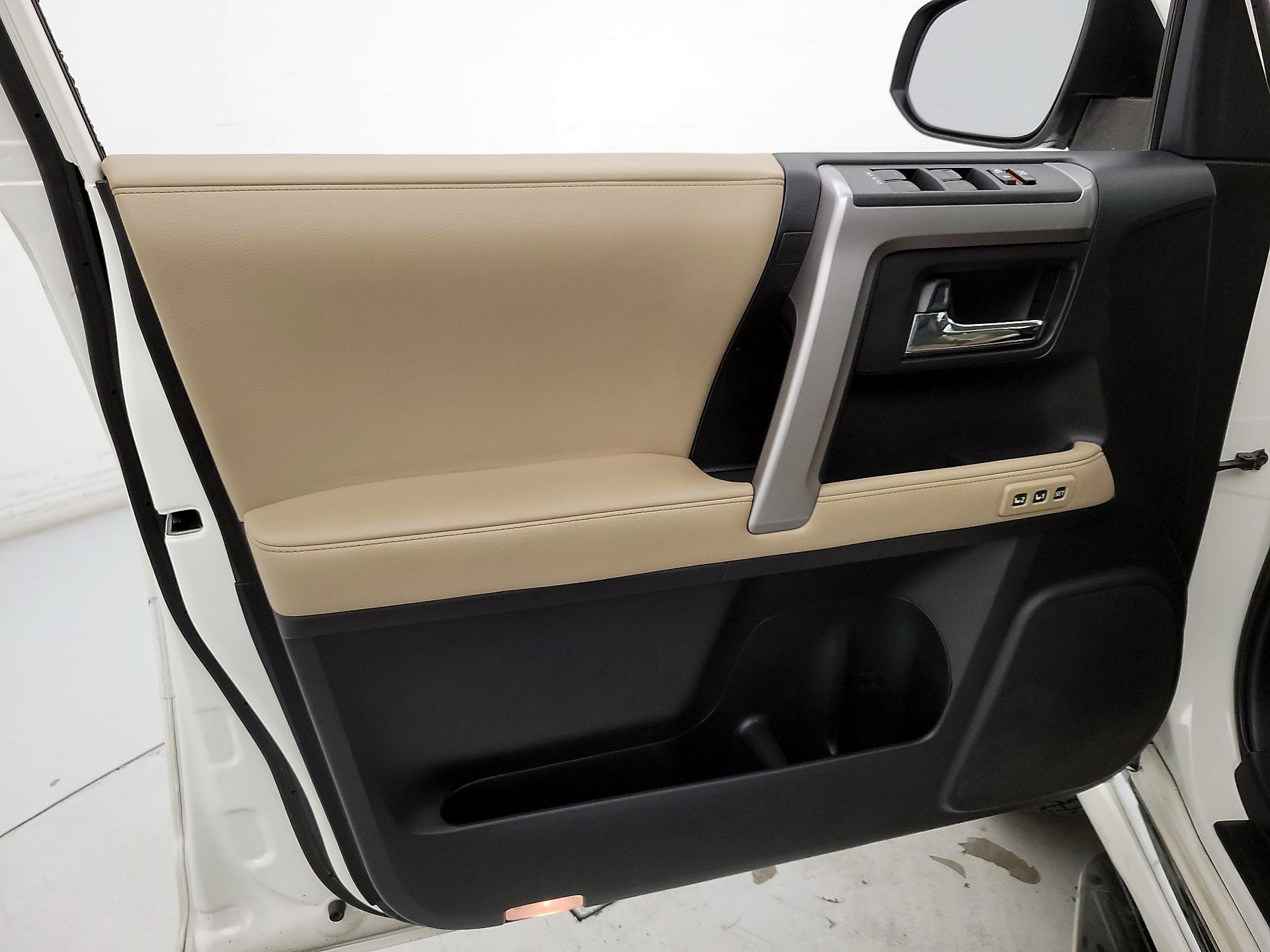 Thumbnail: 2019 Toyota 4Runner - 12