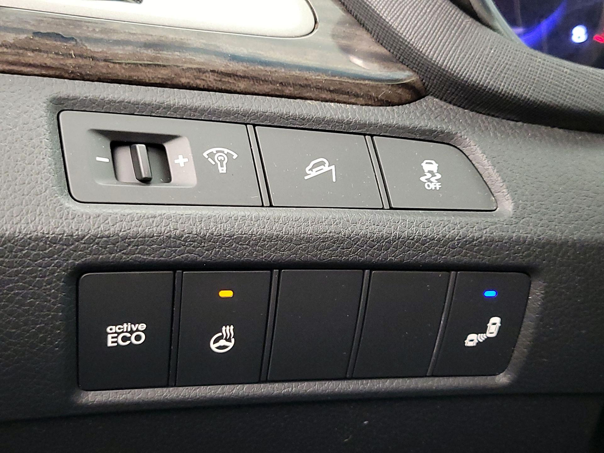 Thumbnail: 2014 Hyundai Santa Fe - 13