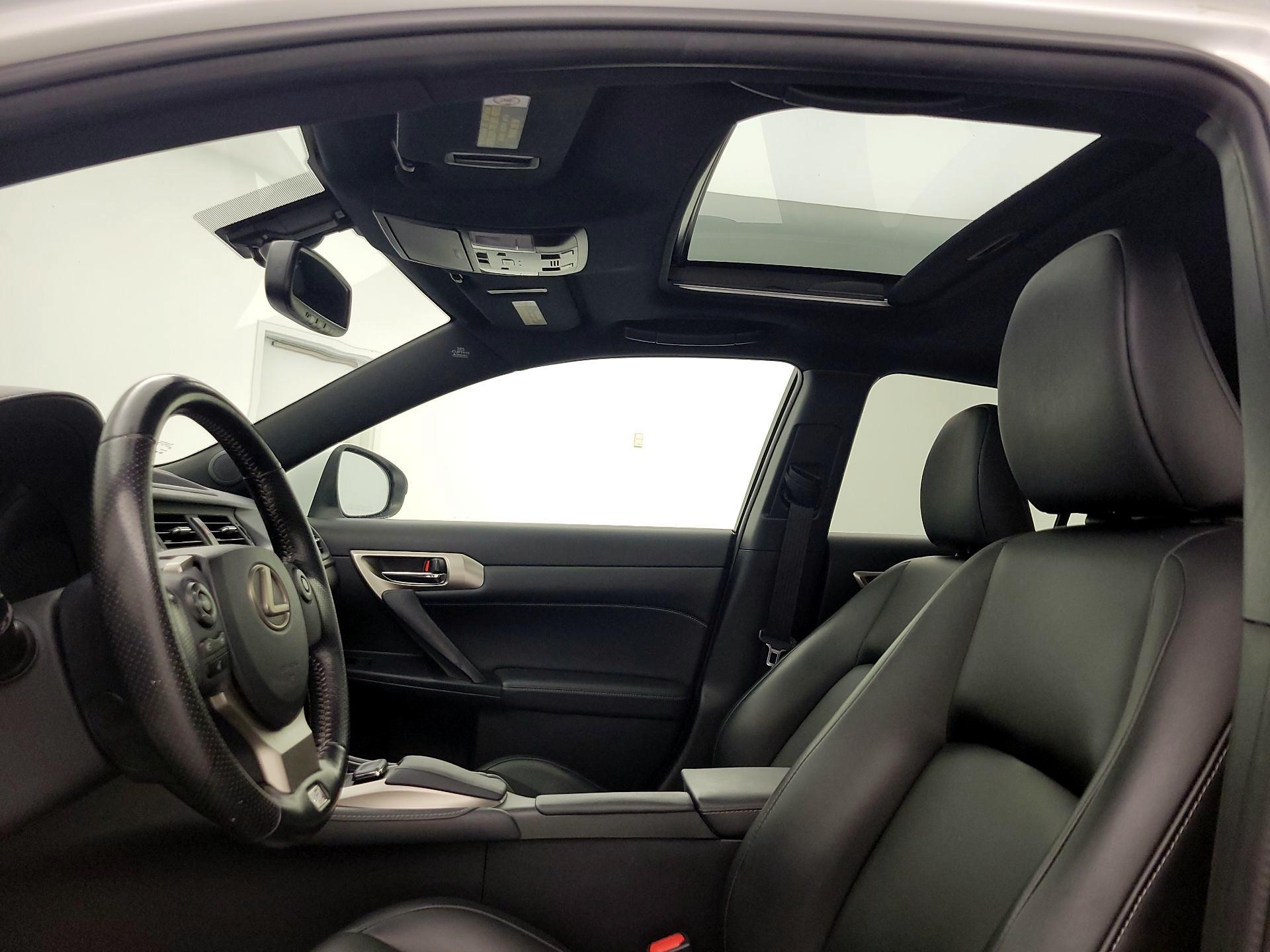 Thumbnail: 2017 Lexus CT - 20