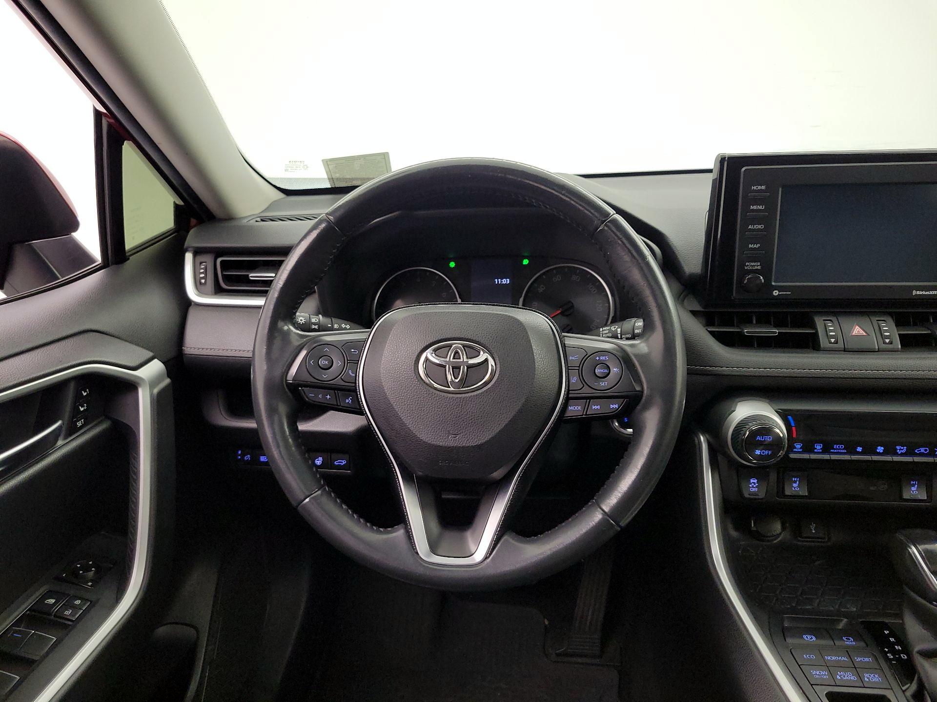 Thumbnail: 2021 Toyota RAV4 - 10