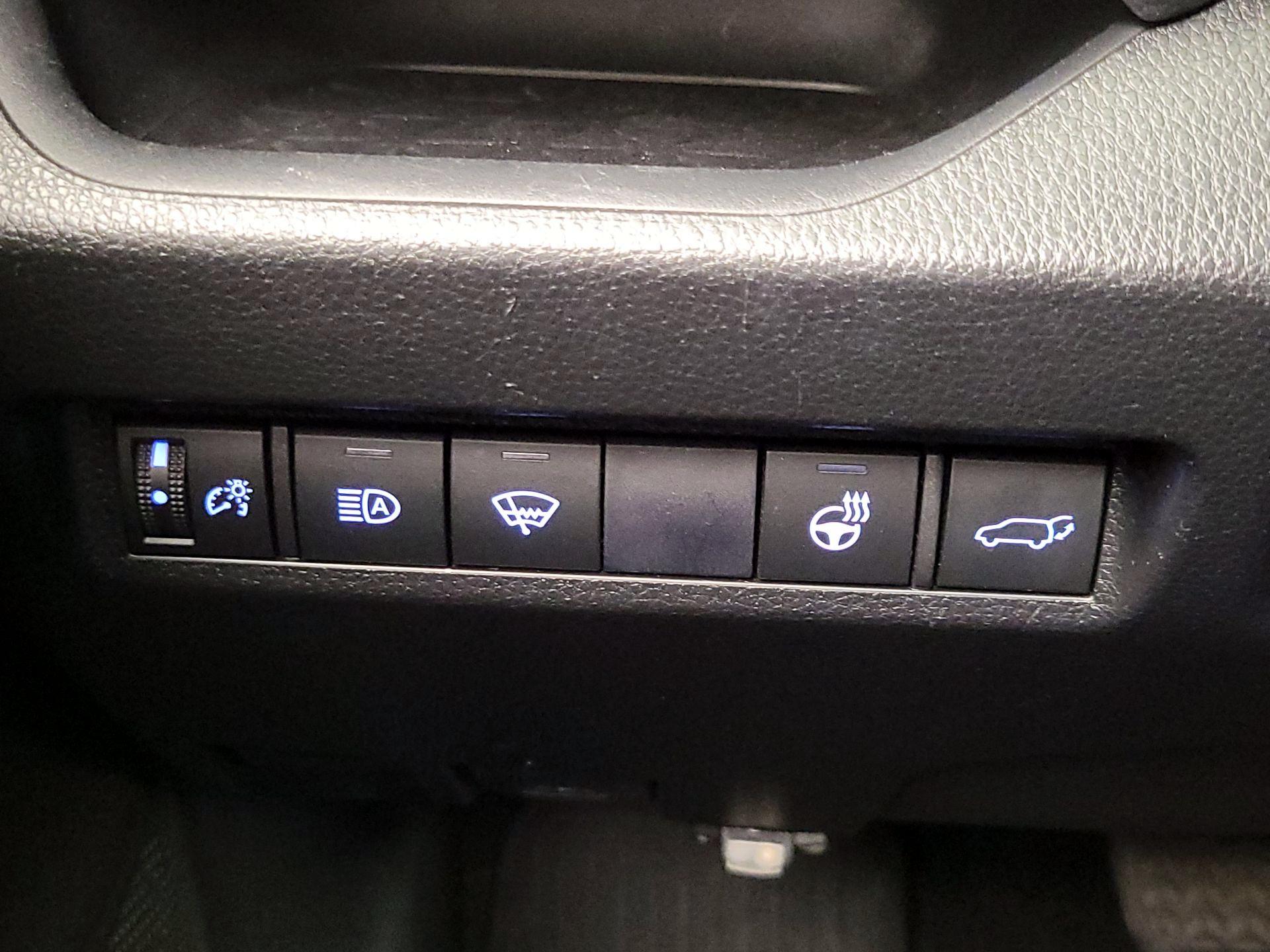 Thumbnail: 2021 Toyota RAV4 - 13