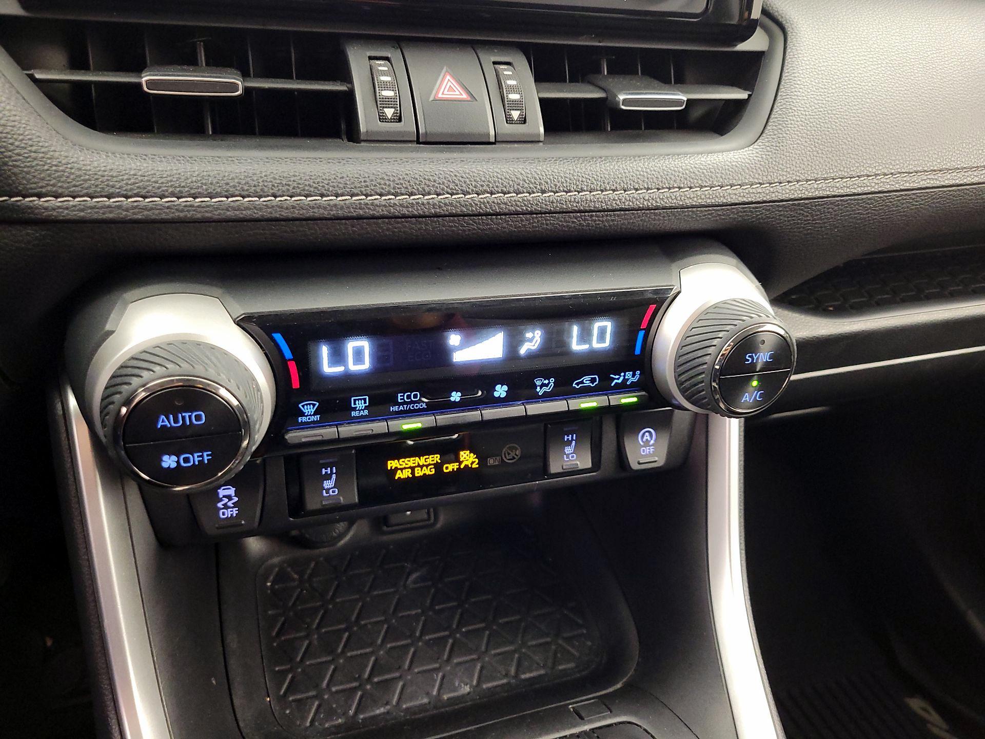 Thumbnail: 2021 Toyota RAV4 - 16