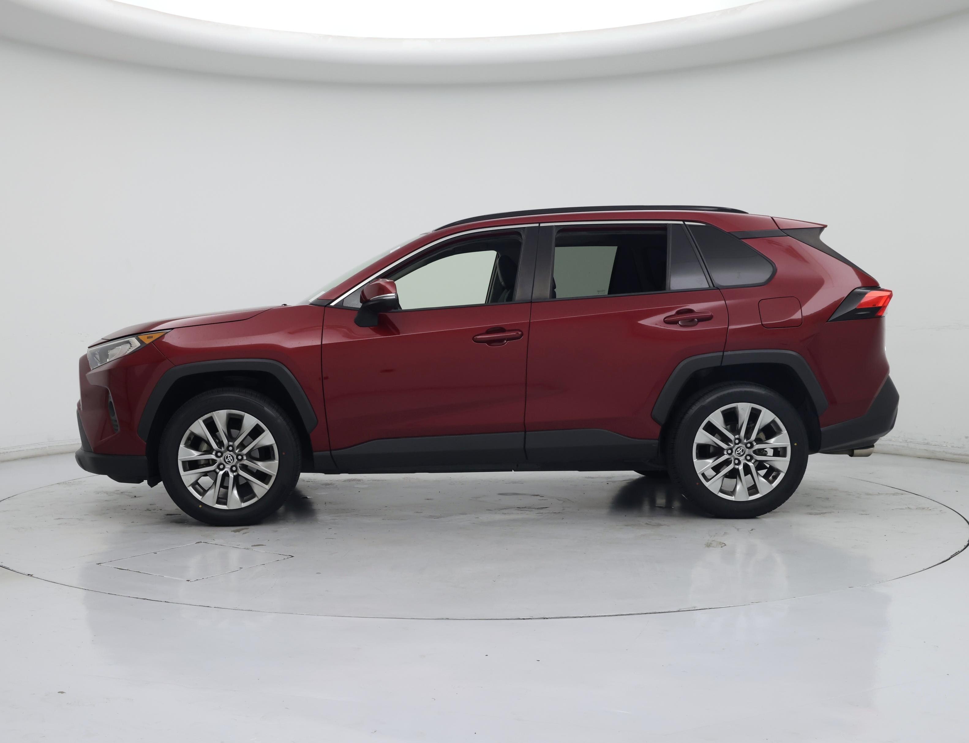 Thumbnail: 2021 Toyota RAV4 - 3