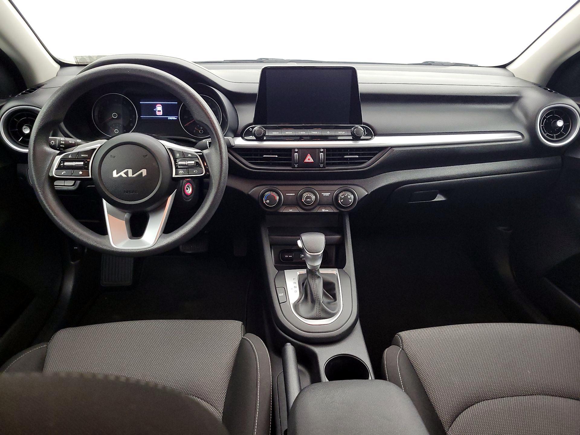 Thumbnail: 2024 Kia Forte - 9