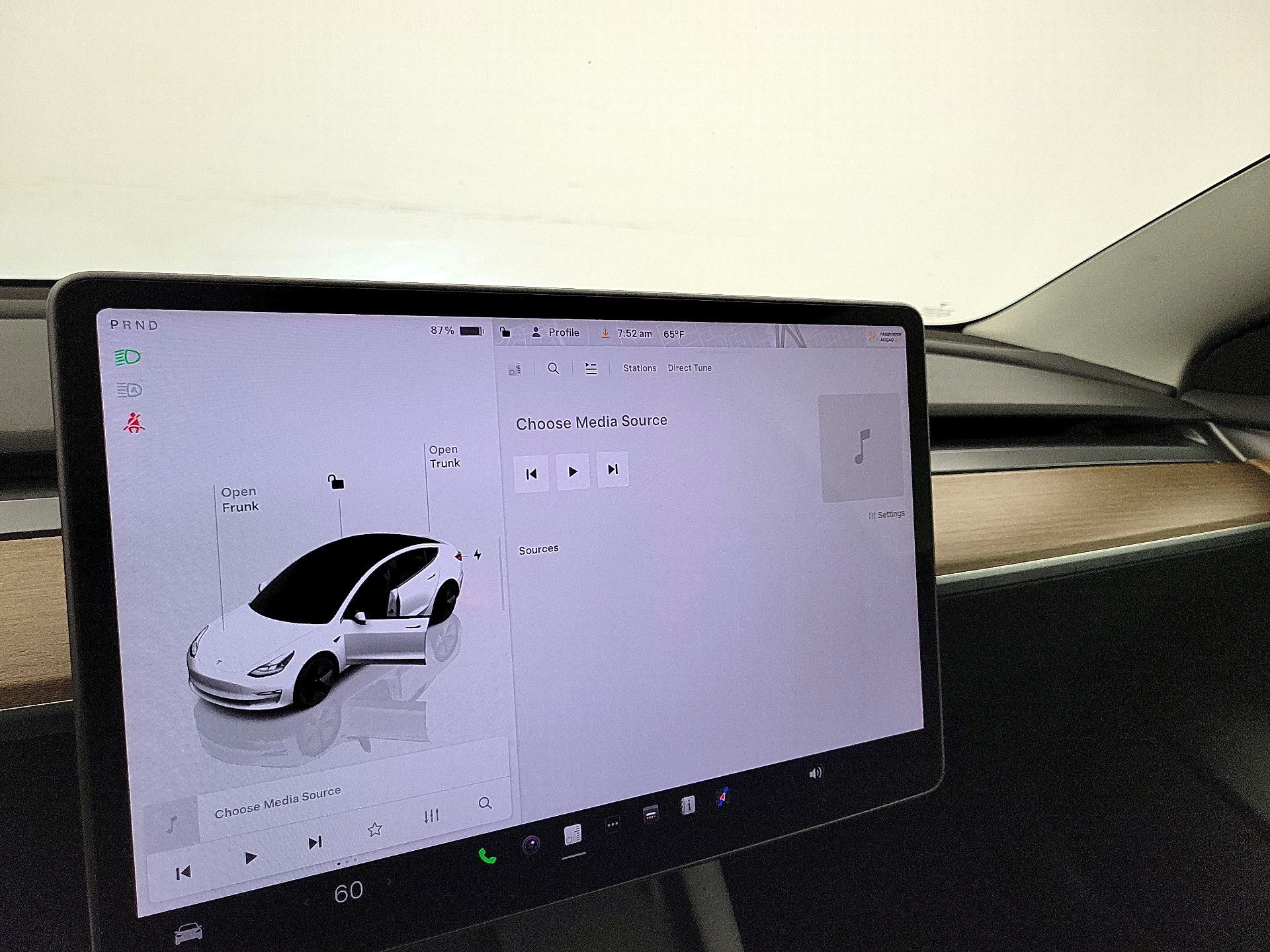 Thumbnail: 2022 Tesla Model 3 - 14