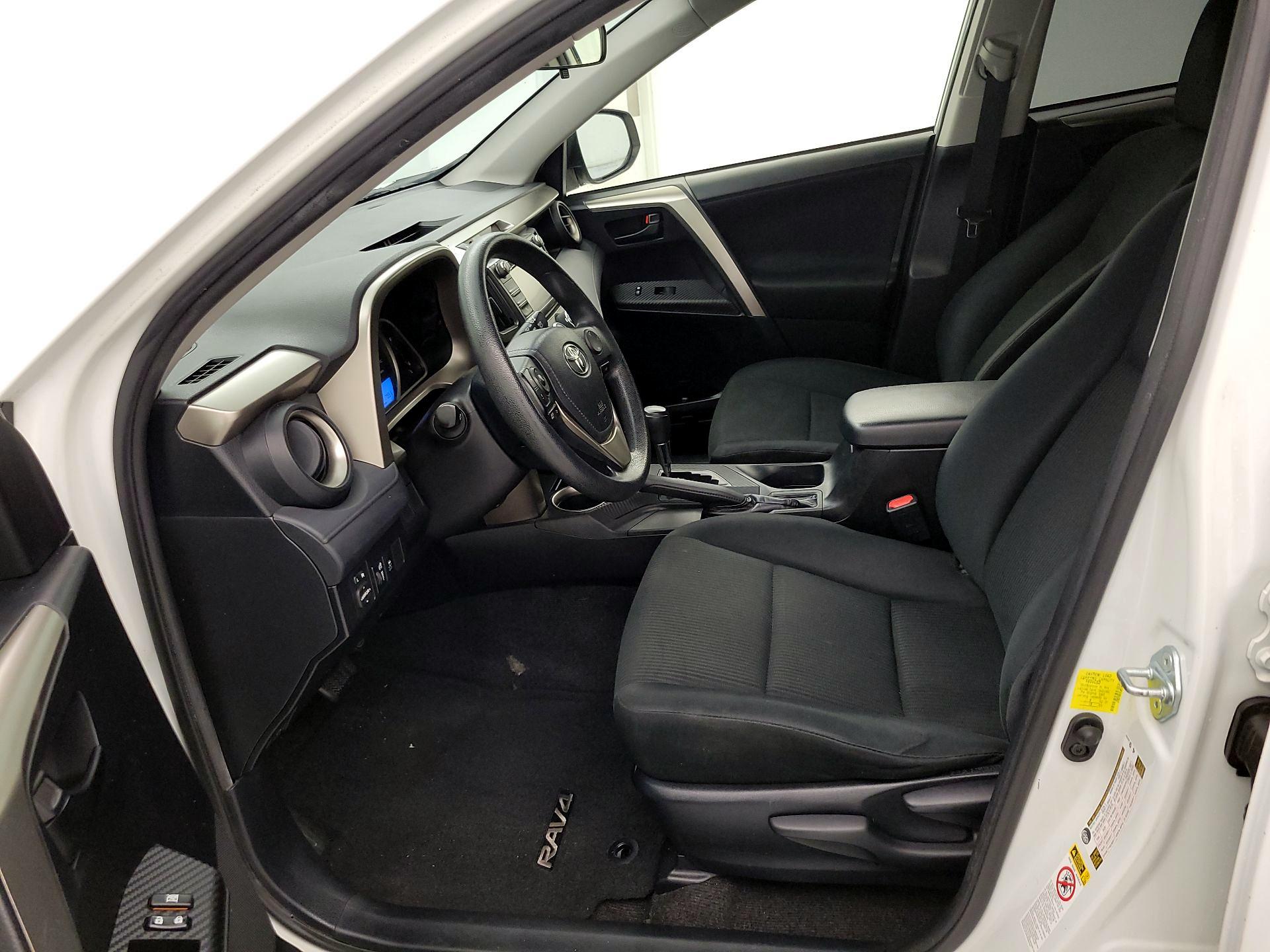 Thumbnail: 2015 Toyota RAV4 - 11