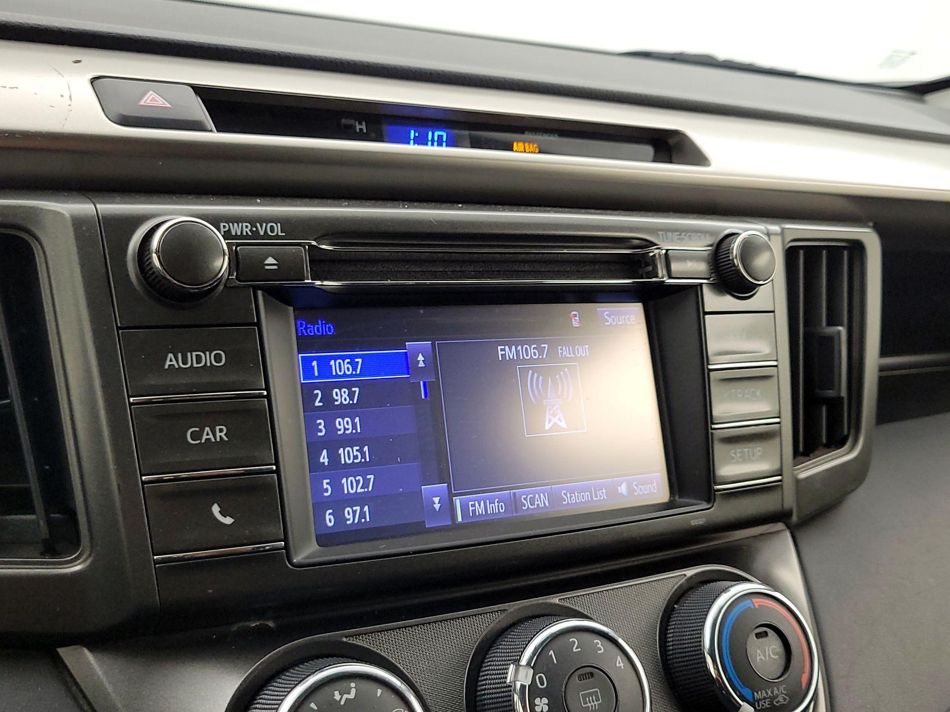 Thumbnail: 2015 Toyota RAV4 - 15