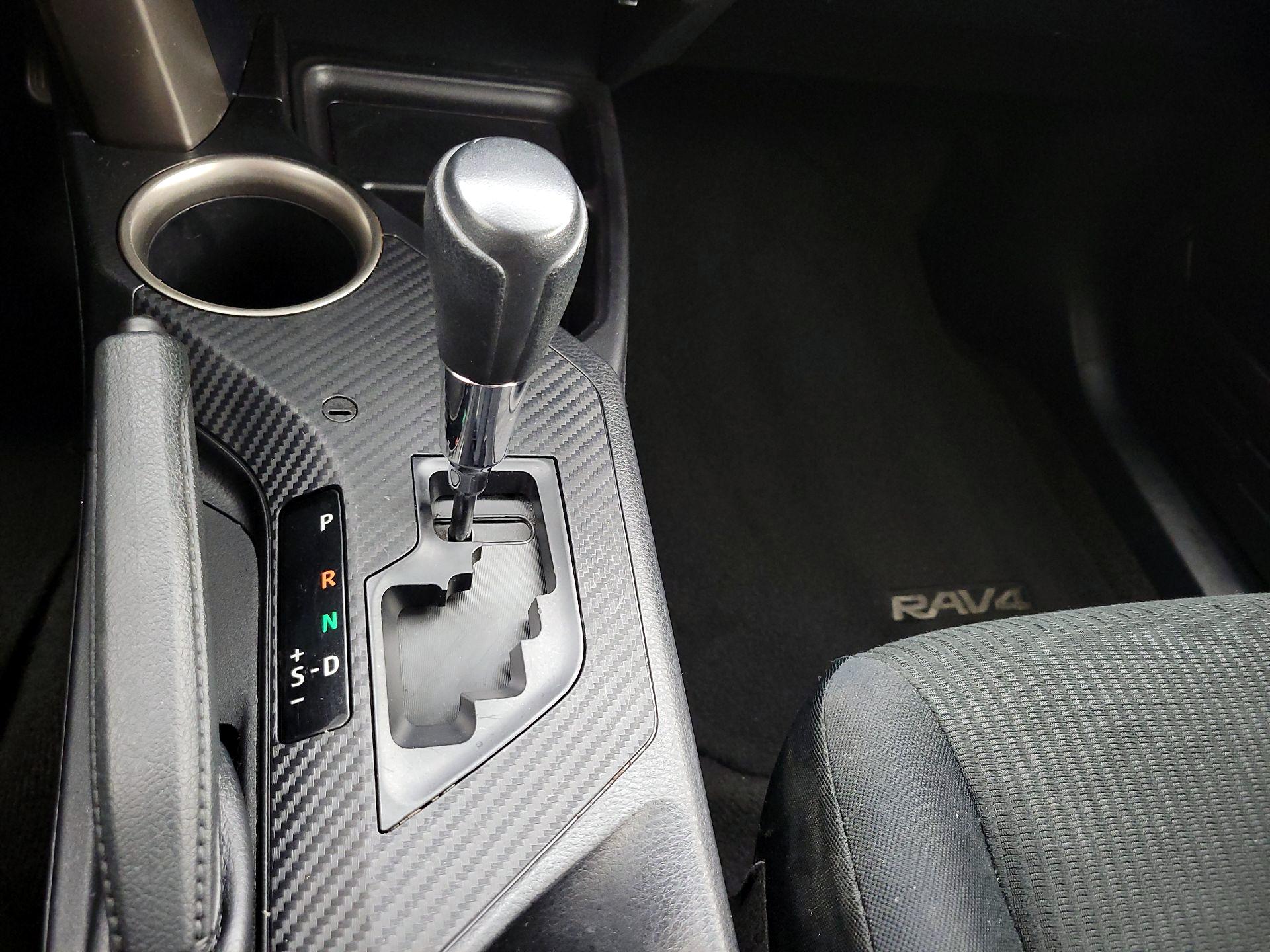 Thumbnail: 2015 Toyota RAV4 - 17