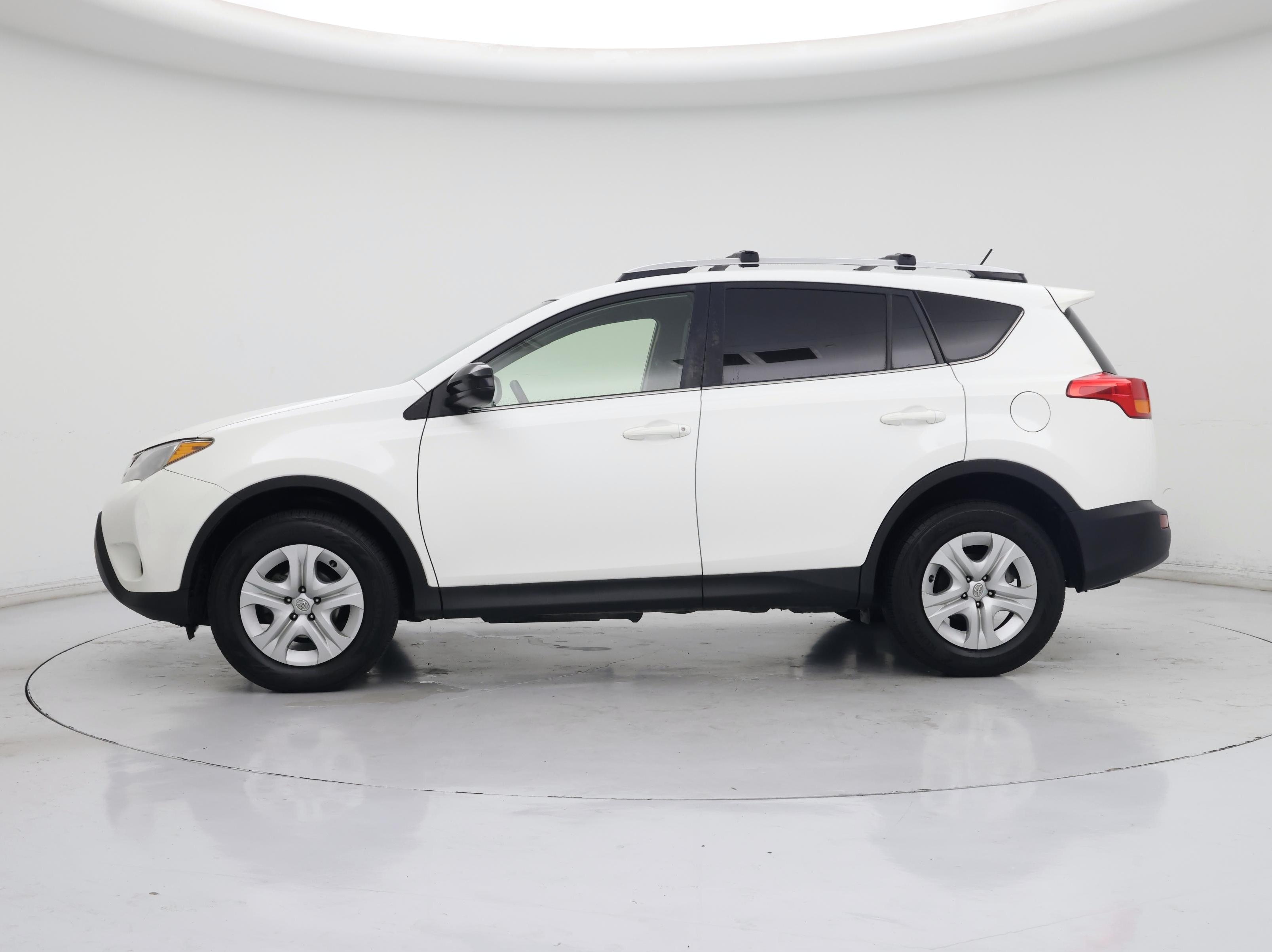 Thumbnail: 2015 Toyota RAV4 - 3