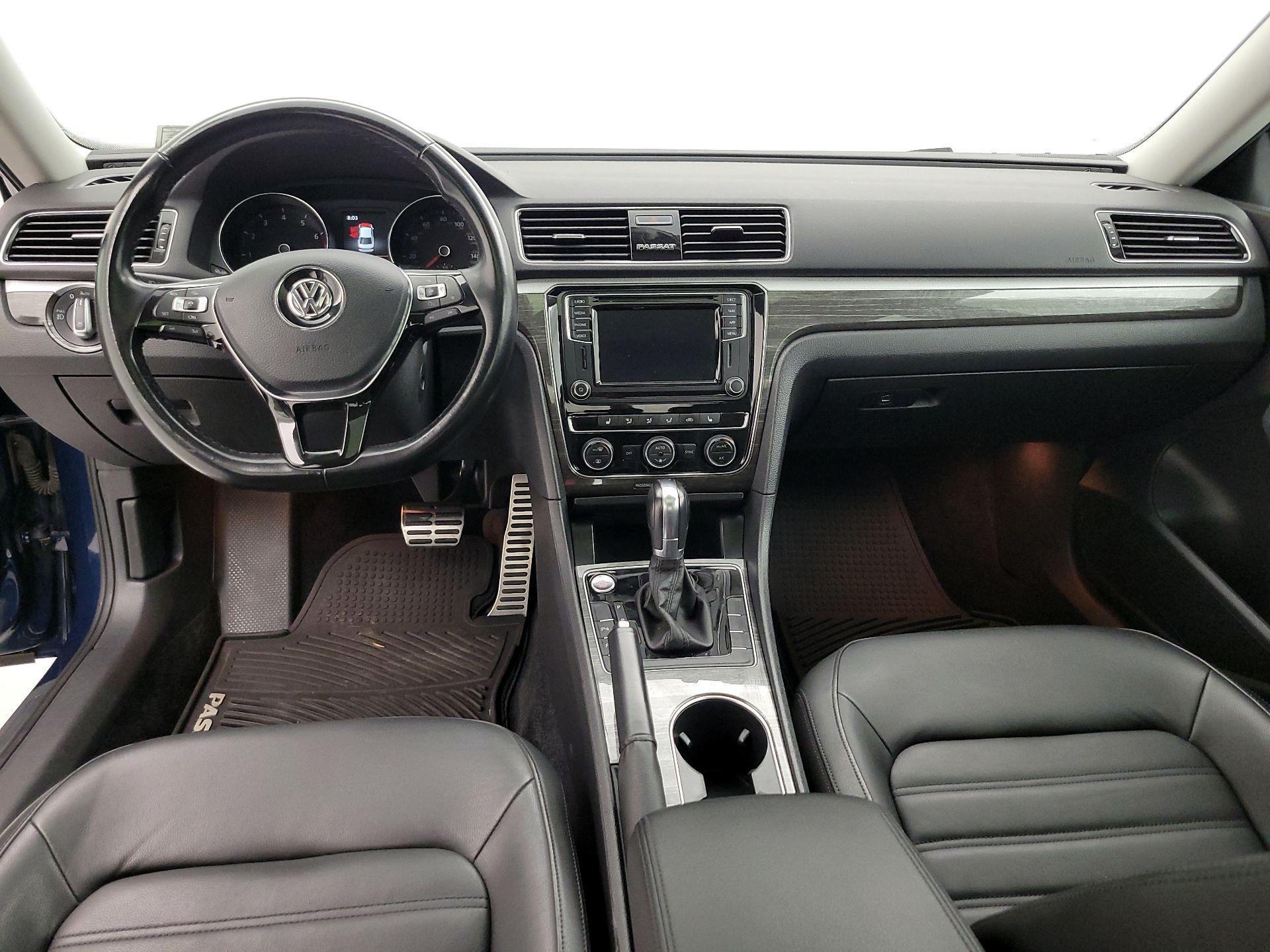 Thumbnail: 2018 Volkswagen Passat - 9