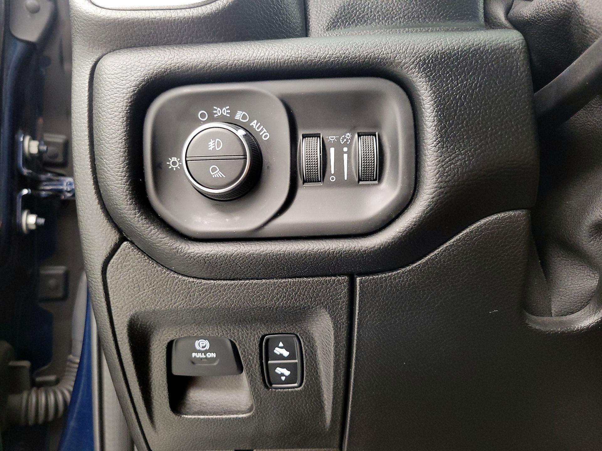 Thumbnail: 2019 RAM 1500 - 13