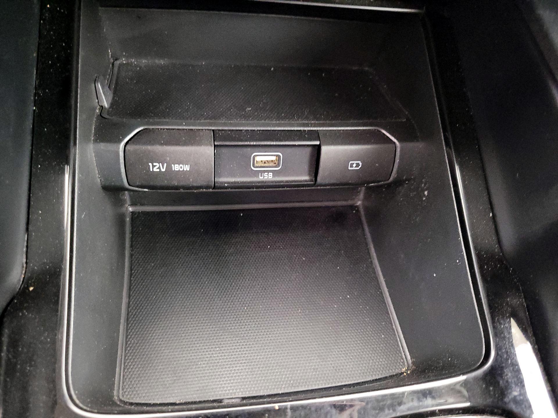 Thumbnail: 2022 Kia Telluride - 19