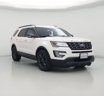 White 2017 Ford Explorer XLT