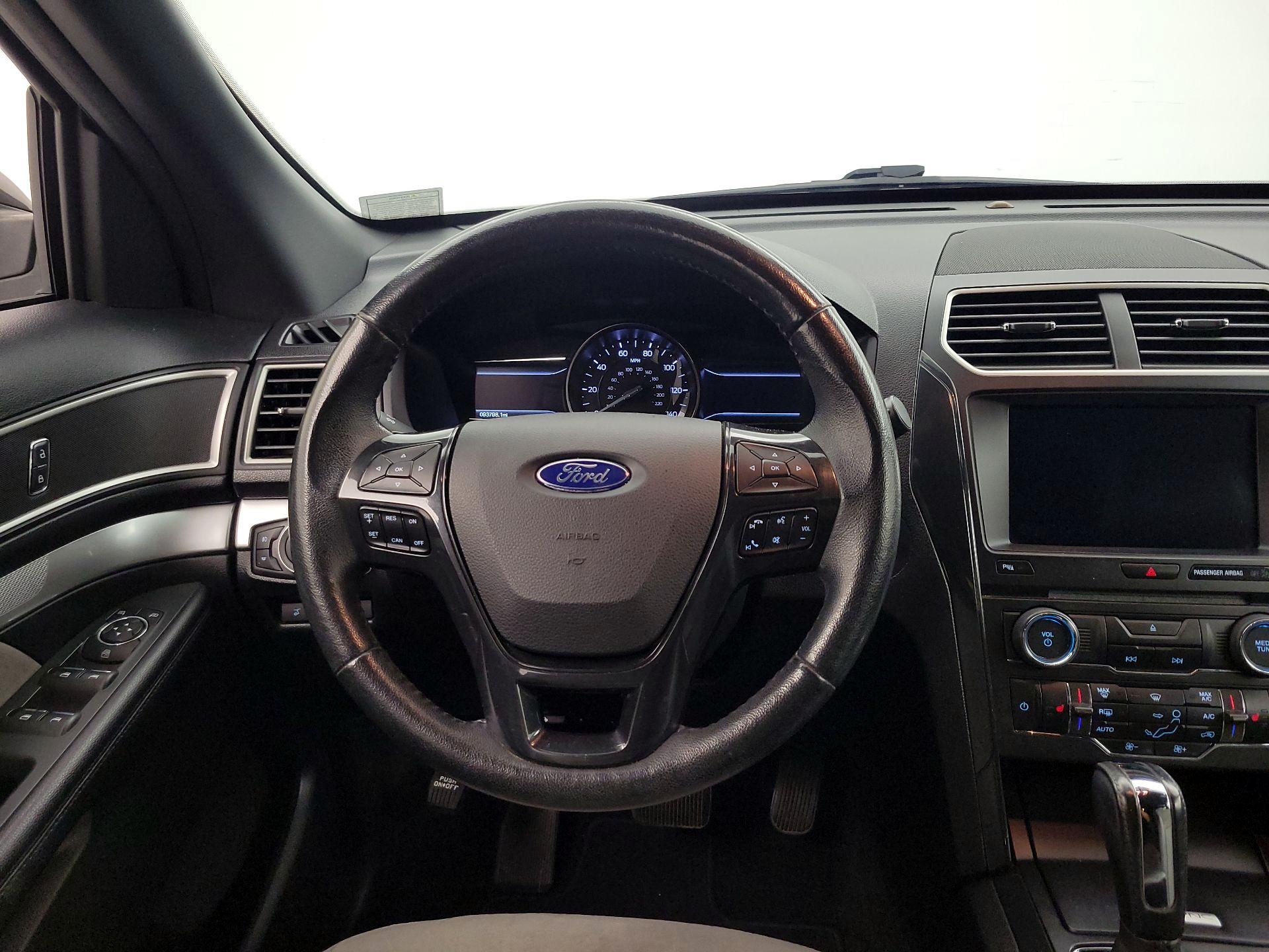 Thumbnail: 2017 Ford Explorer - 10
