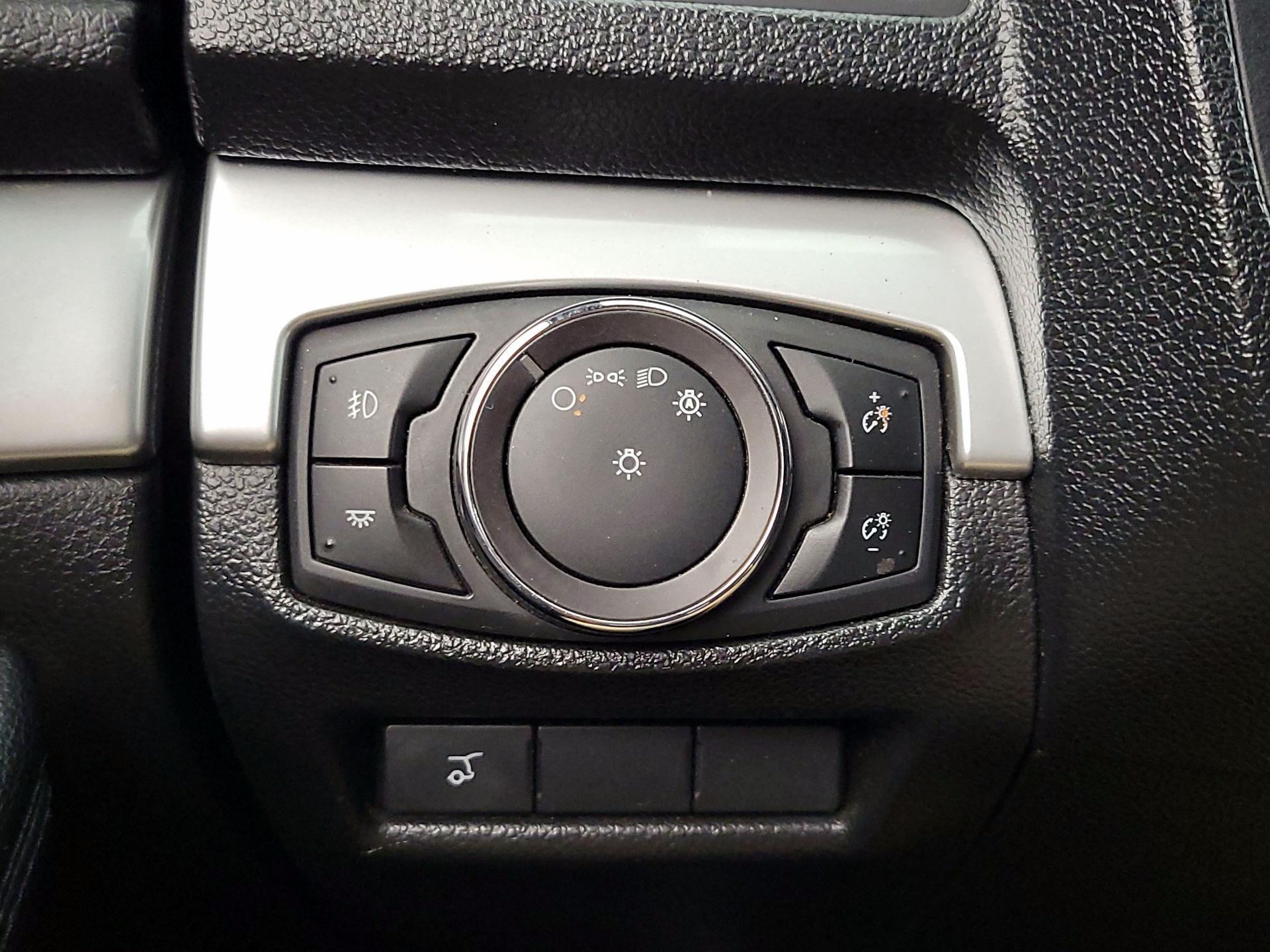 Thumbnail: 2017 Ford Explorer - 13