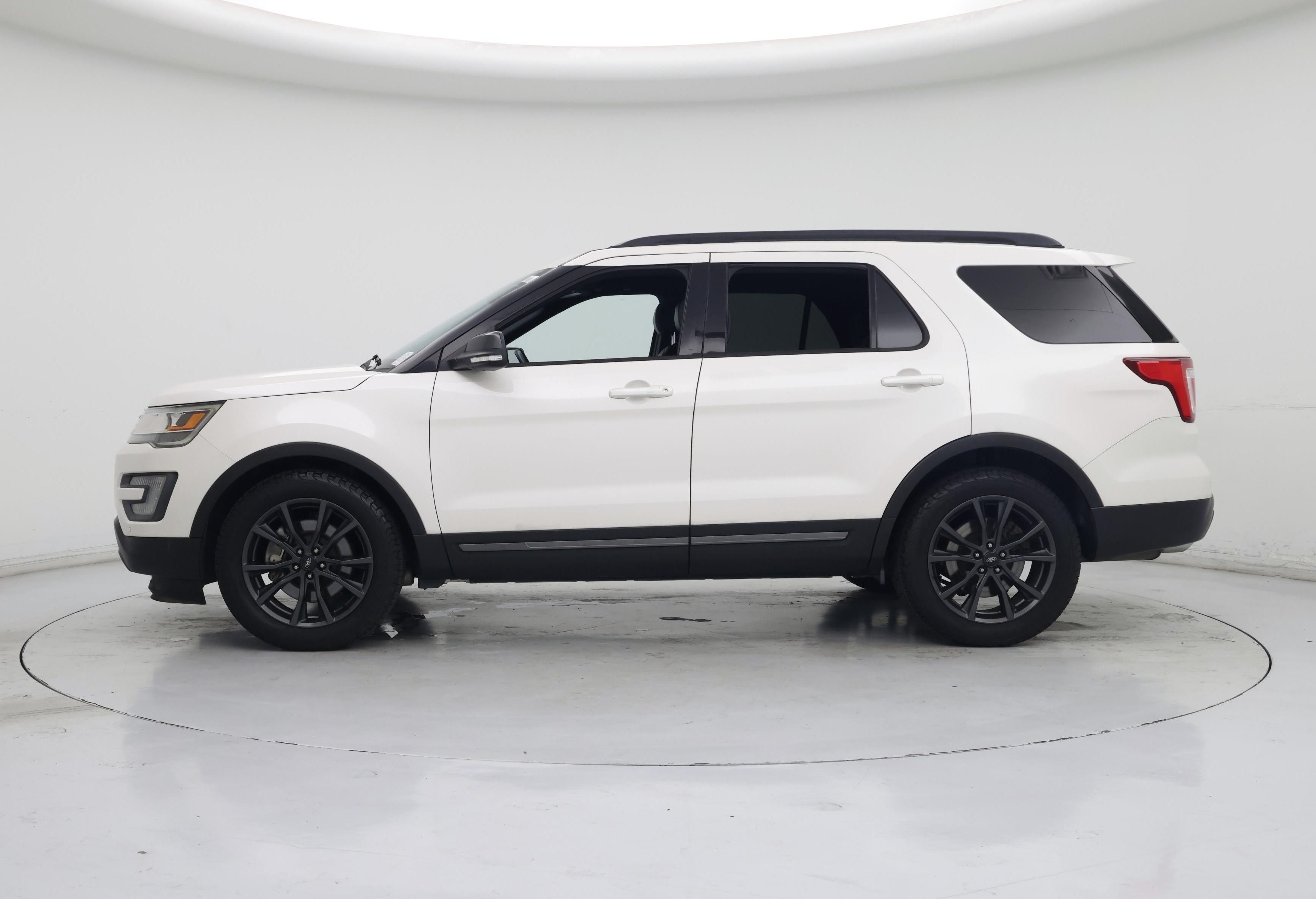 Thumbnail: 2017 Ford Explorer - 3