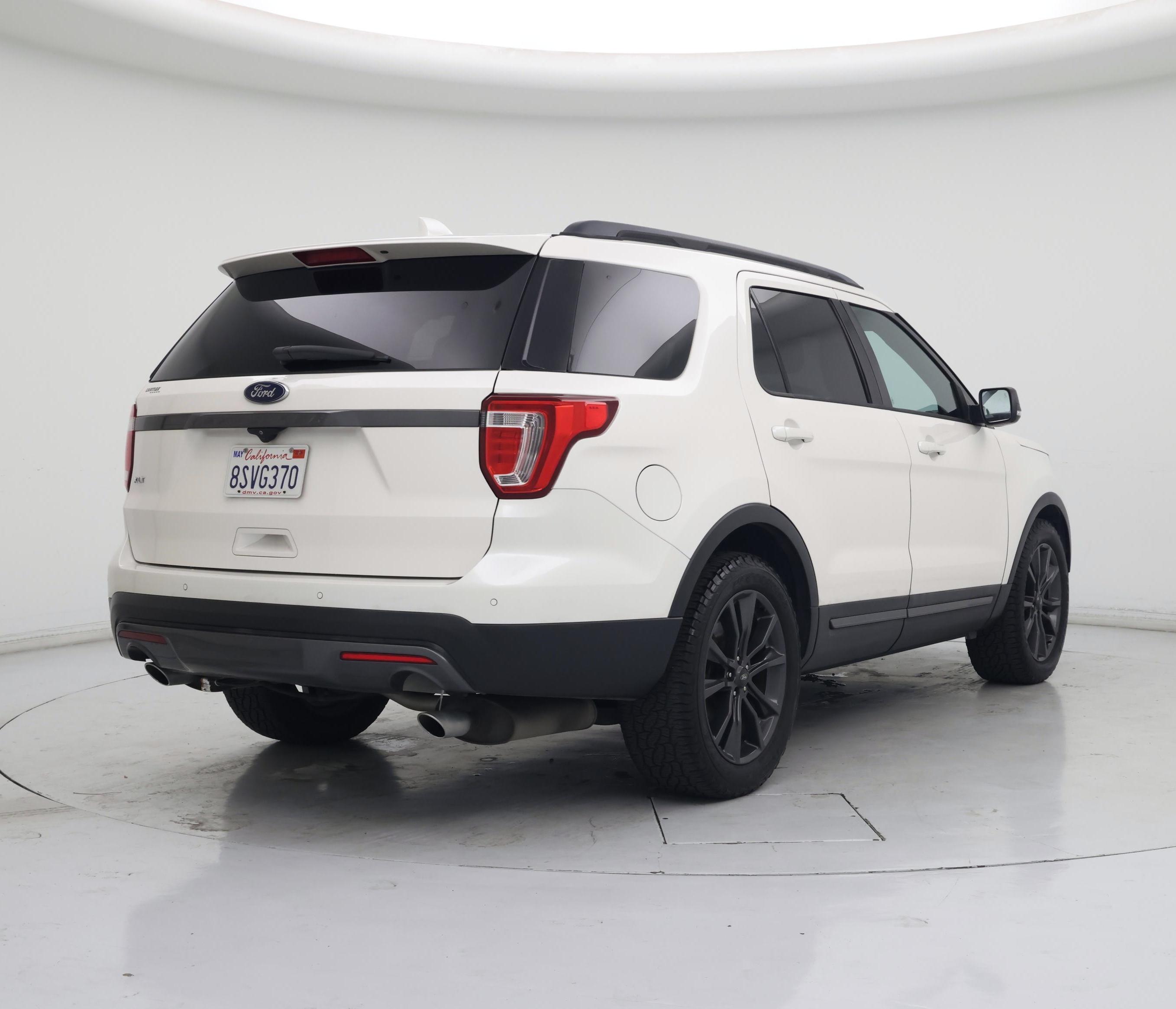 Thumbnail: 2017 Ford Explorer - 8