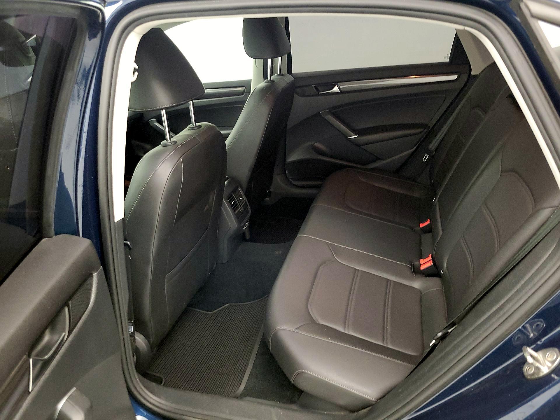 Thumbnail: 2020 Volkswagen Passat - 19