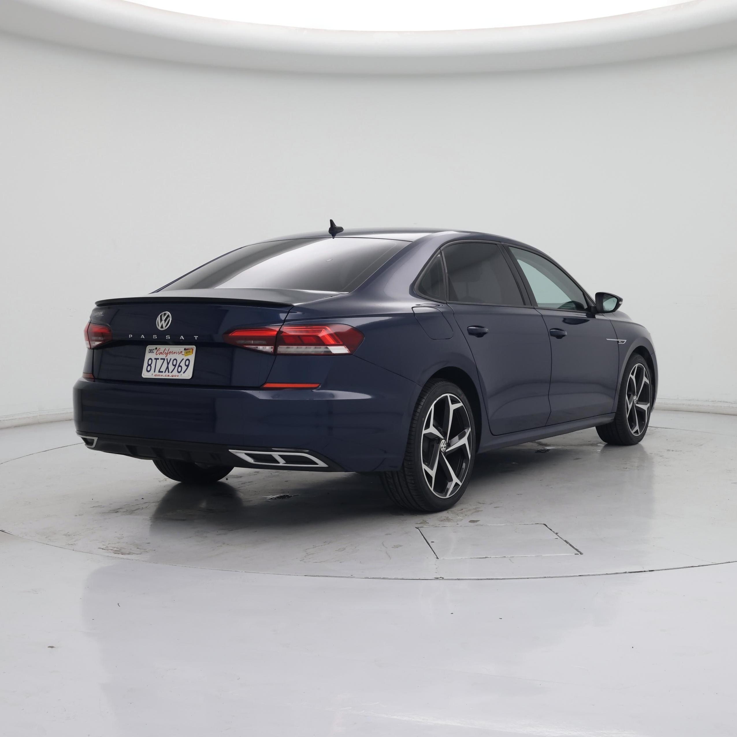 Thumbnail: 2020 Volkswagen Passat - 8