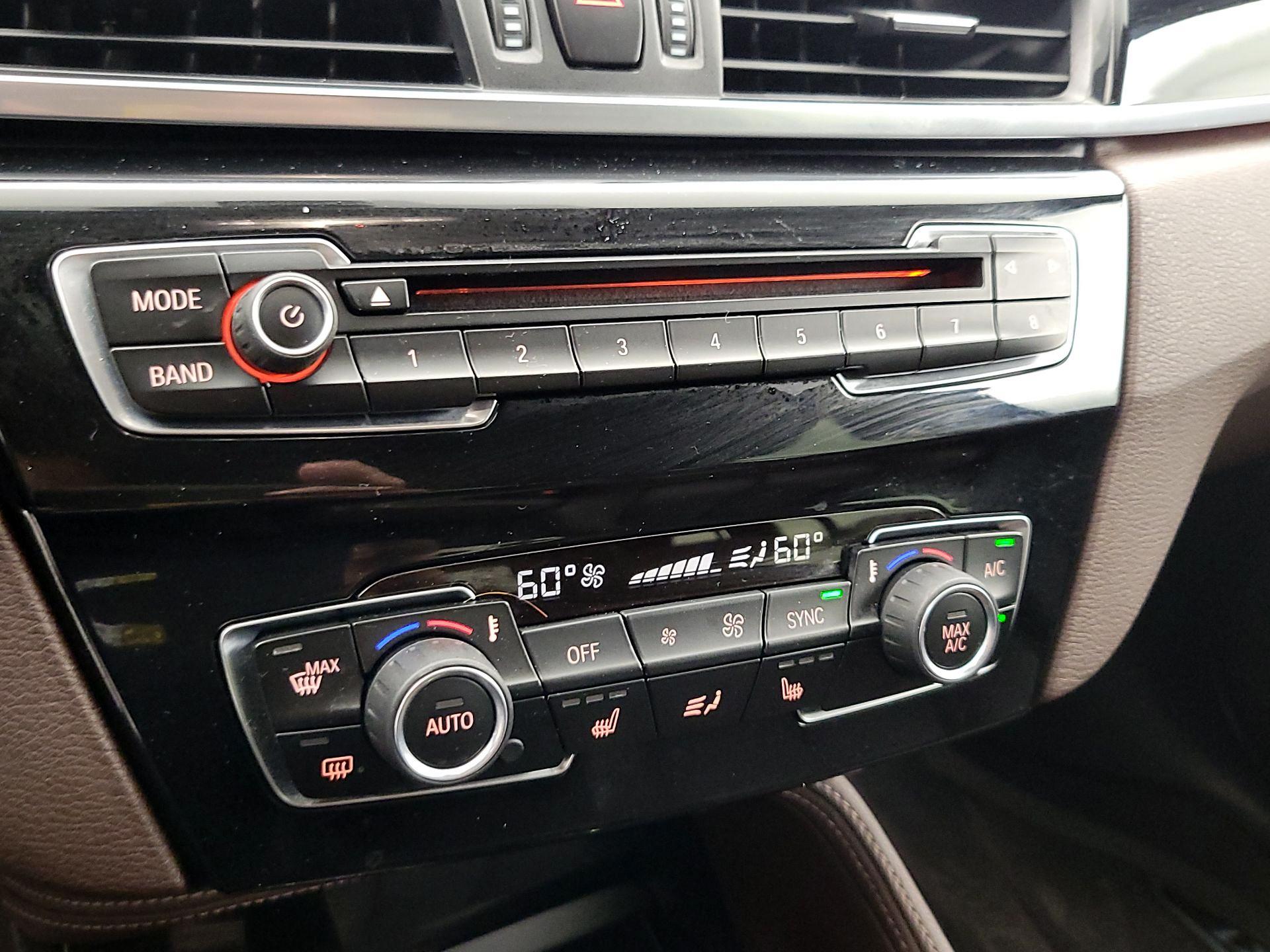 Thumbnail: 2016 BMW X1 - 16