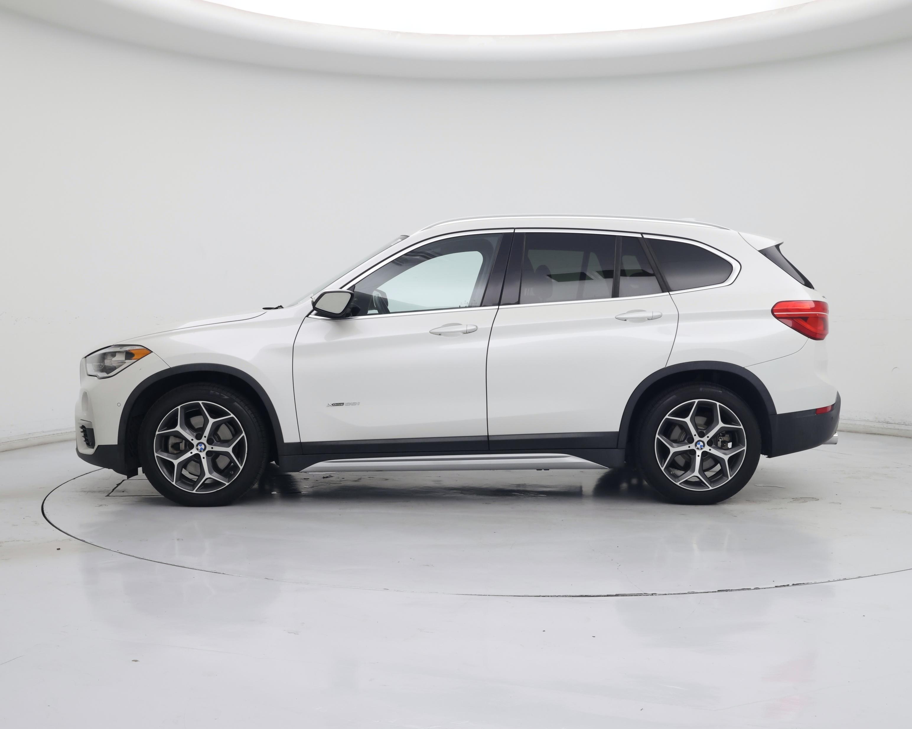 Thumbnail: 2016 BMW X1 - 3