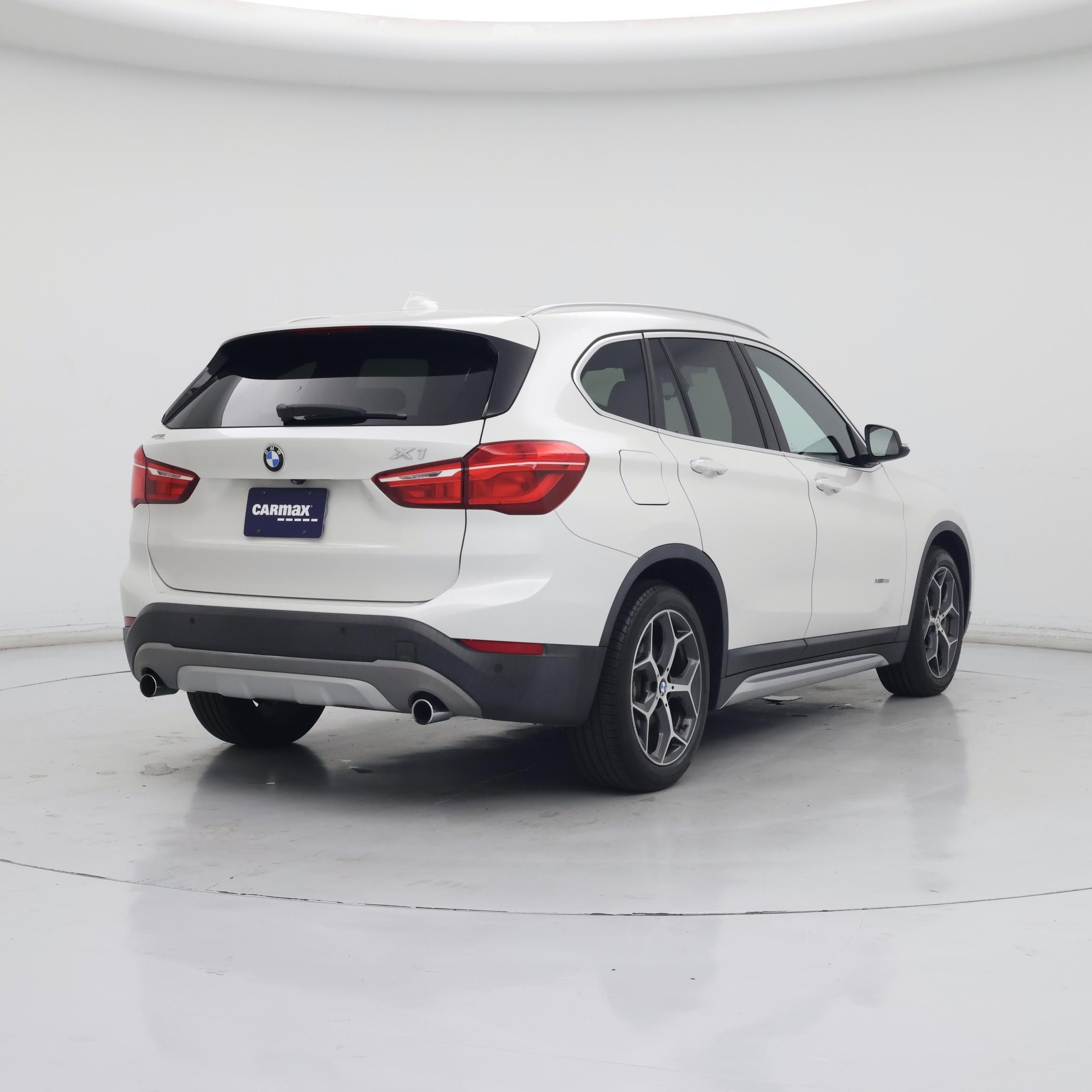 Thumbnail: 2016 BMW X1 - 8