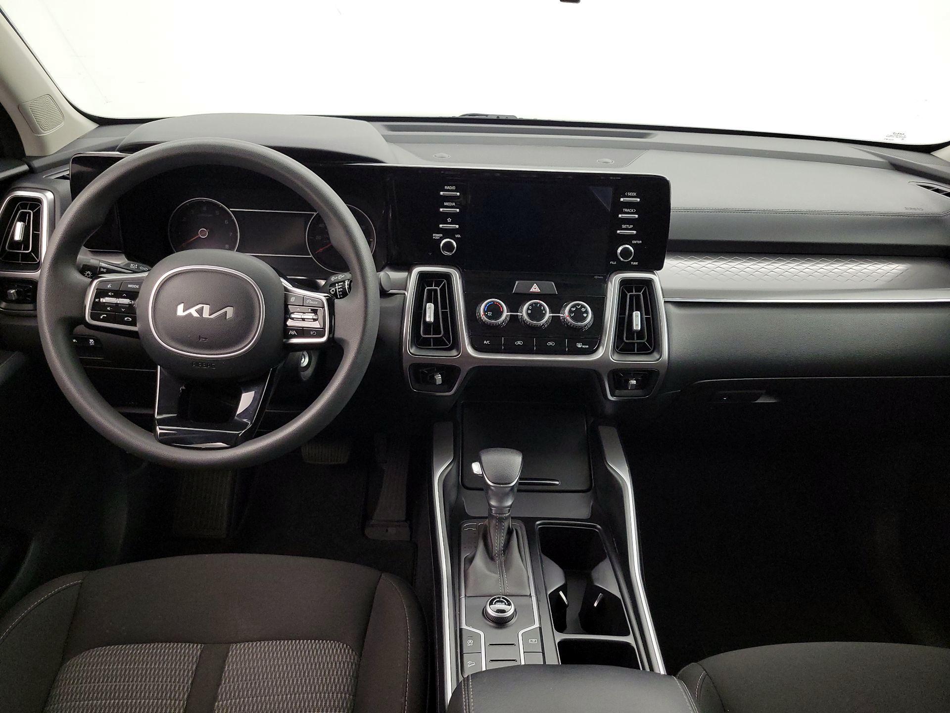 Thumbnail: 2023 Kia Sorento - 9