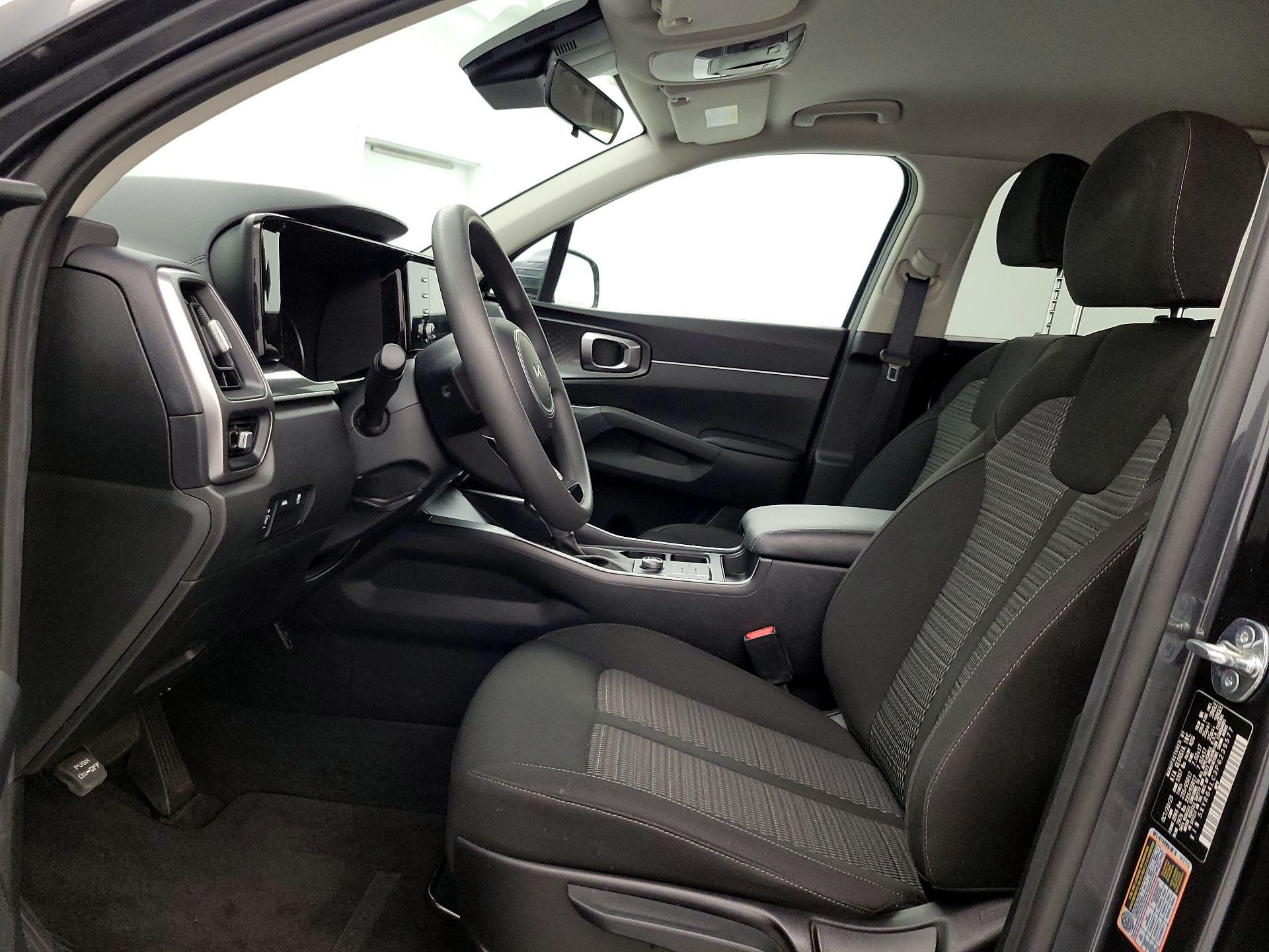 Thumbnail: 2023 Kia Sorento - 11