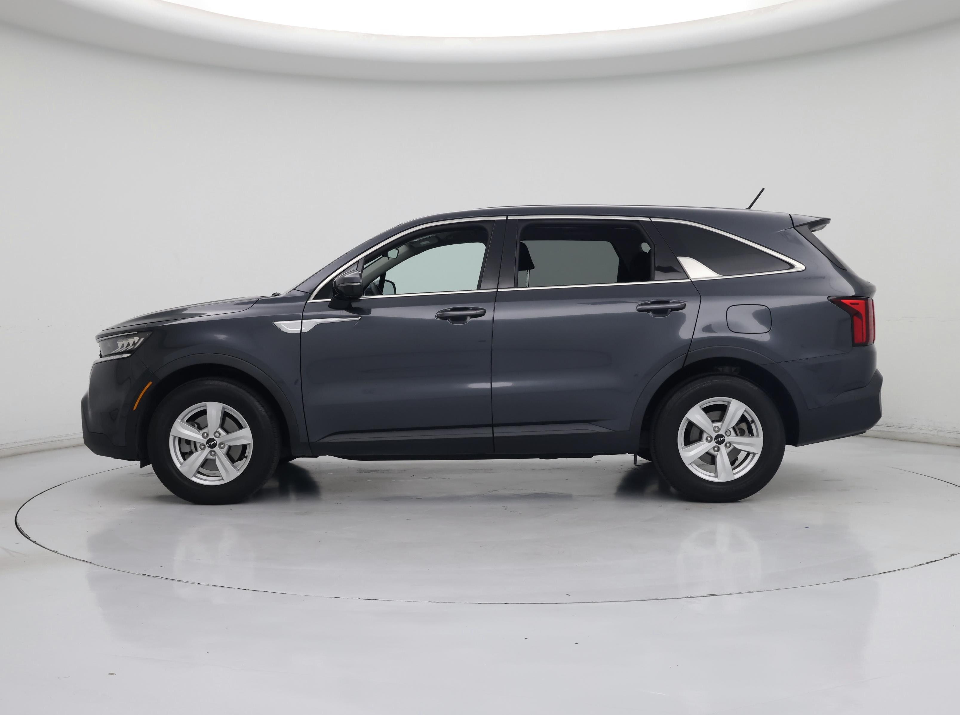 Thumbnail: 2023 Kia Sorento - 3