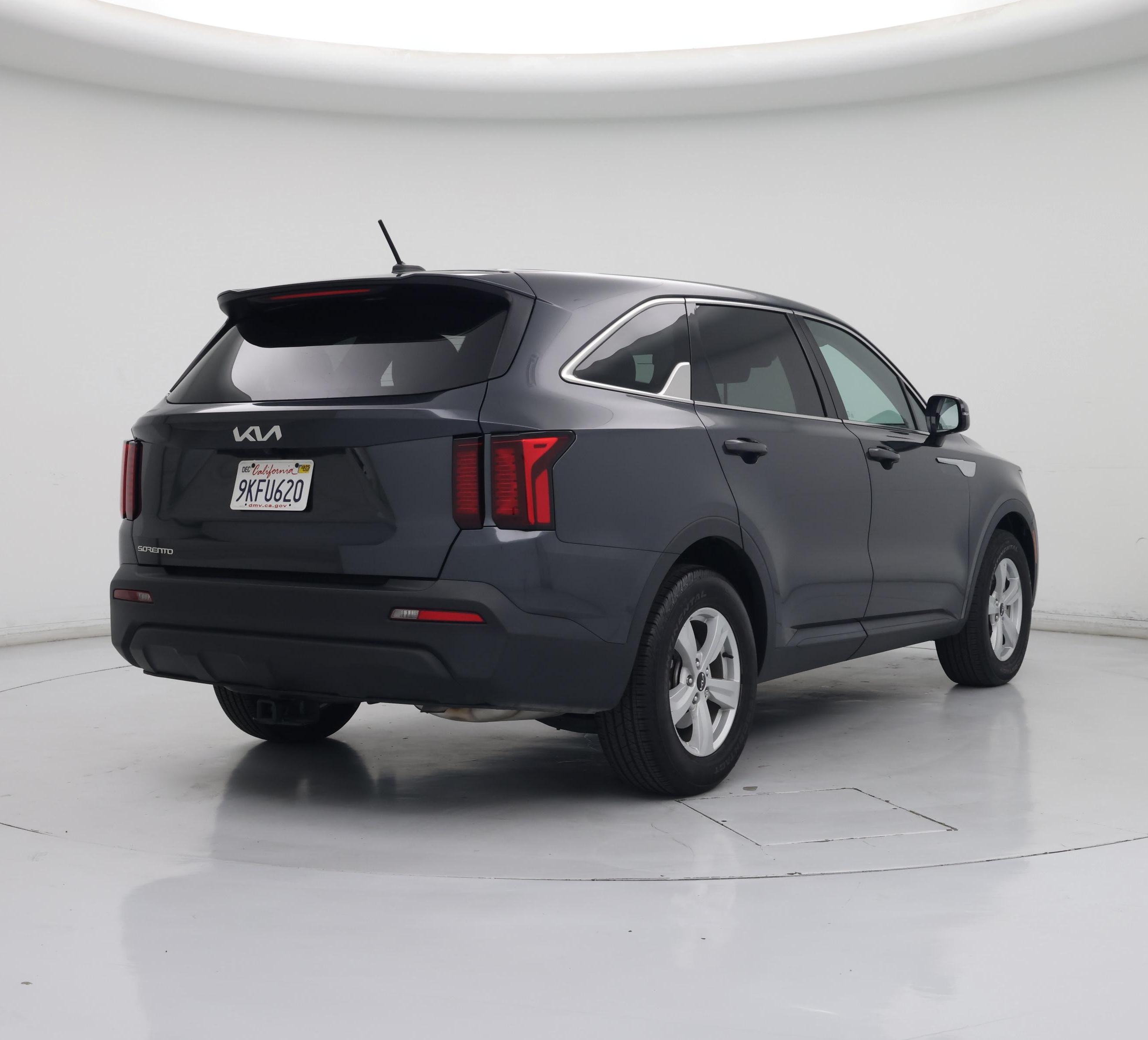 Thumbnail: 2023 Kia Sorento - 8