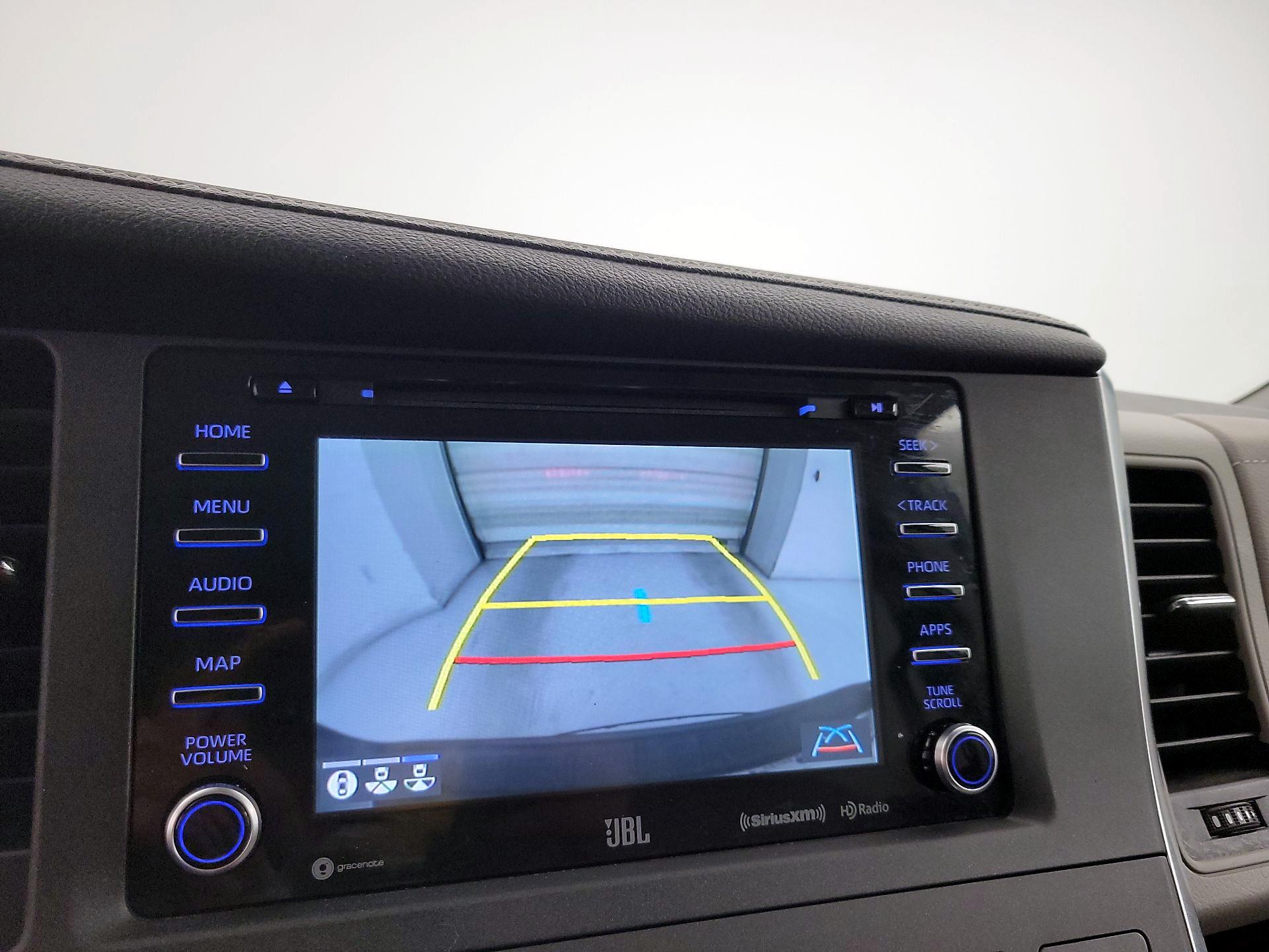 Thumbnail: 2018 Toyota Sienna - 15