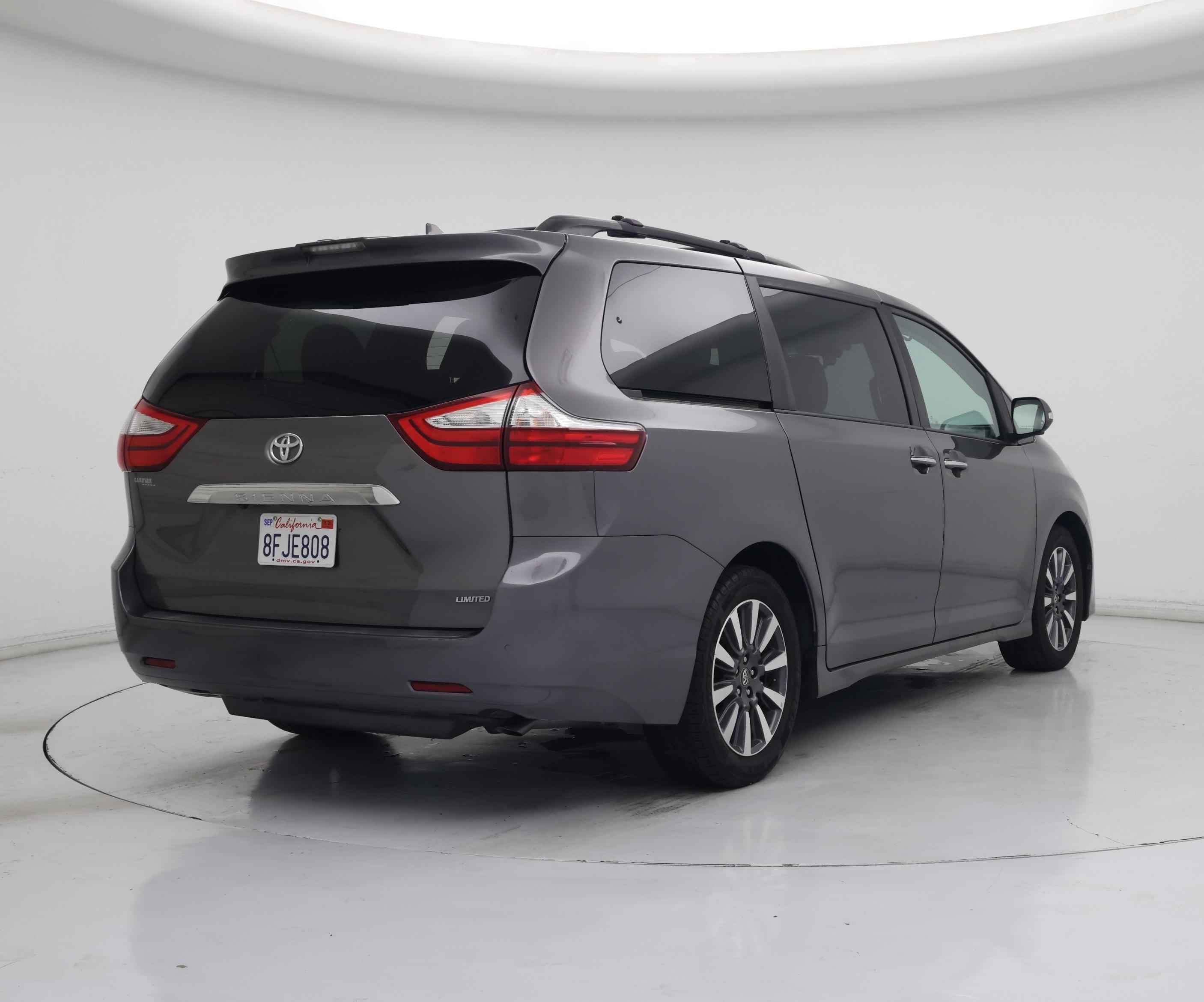 Thumbnail: 2018 Toyota Sienna - 8