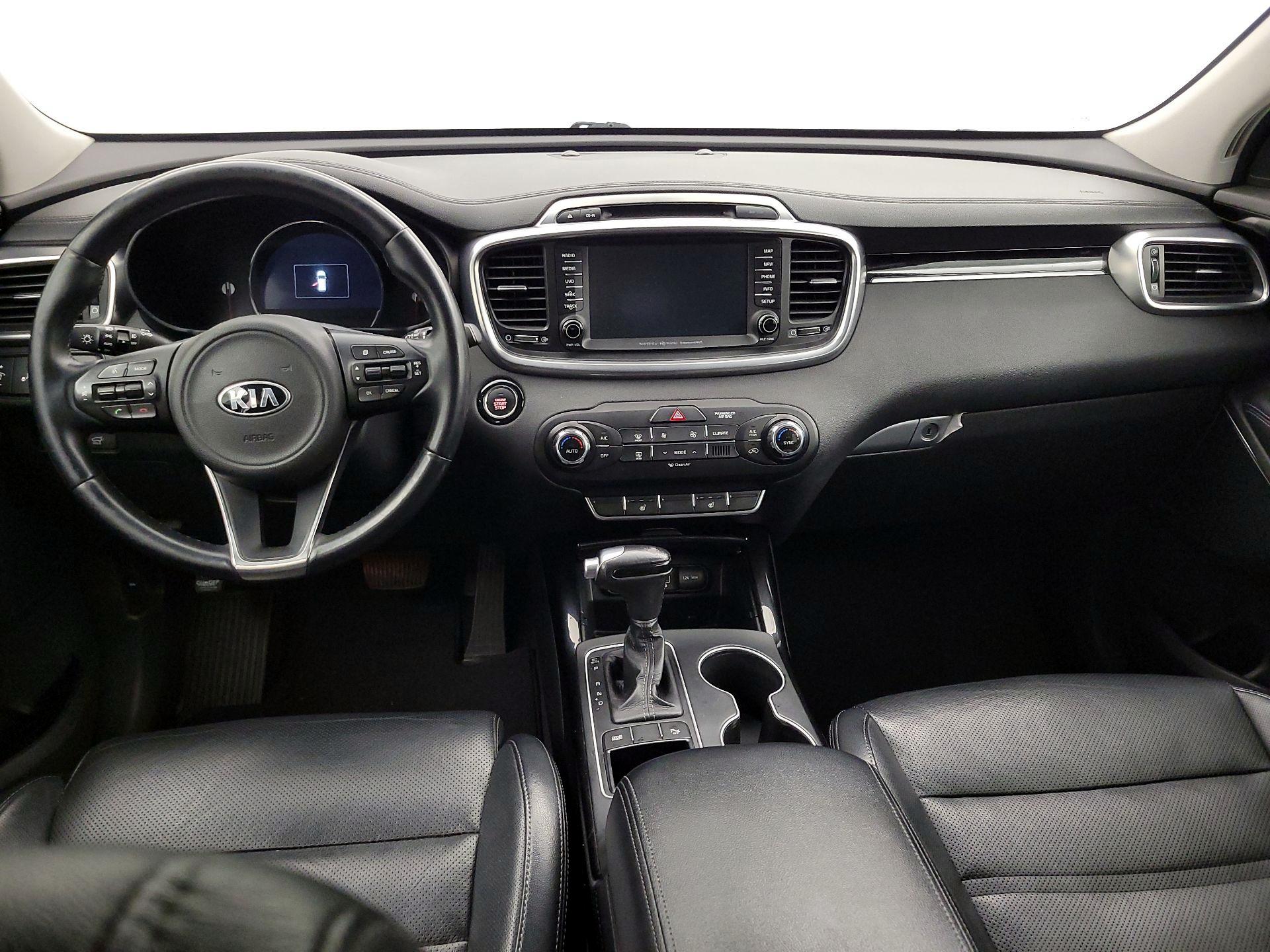 Thumbnail: 2017 Kia Sorento - 9