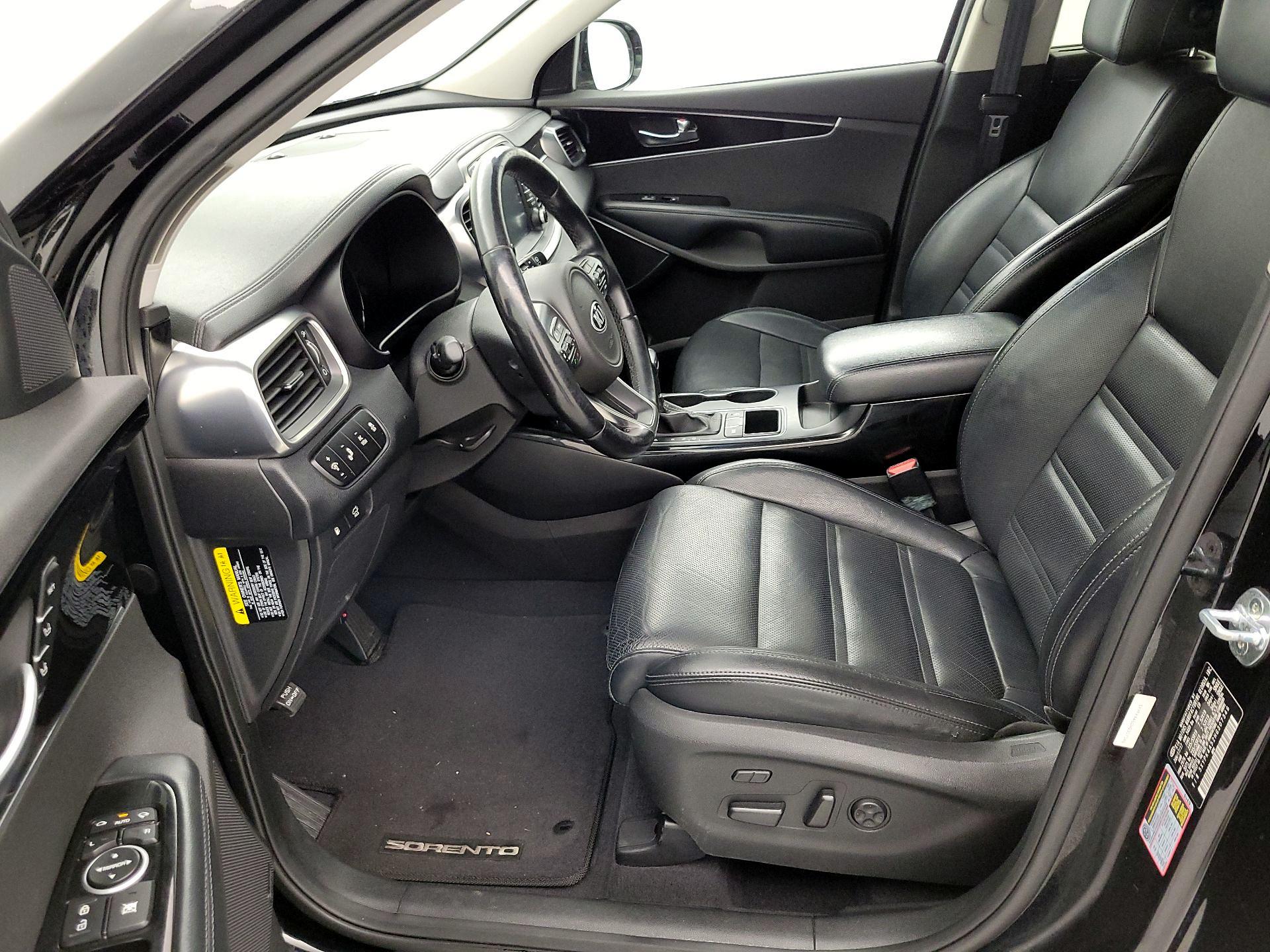 Thumbnail: 2017 Kia Sorento - 11