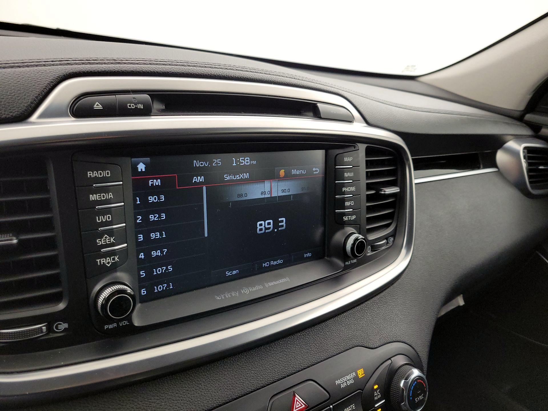 Thumbnail: 2017 Kia Sorento - 15